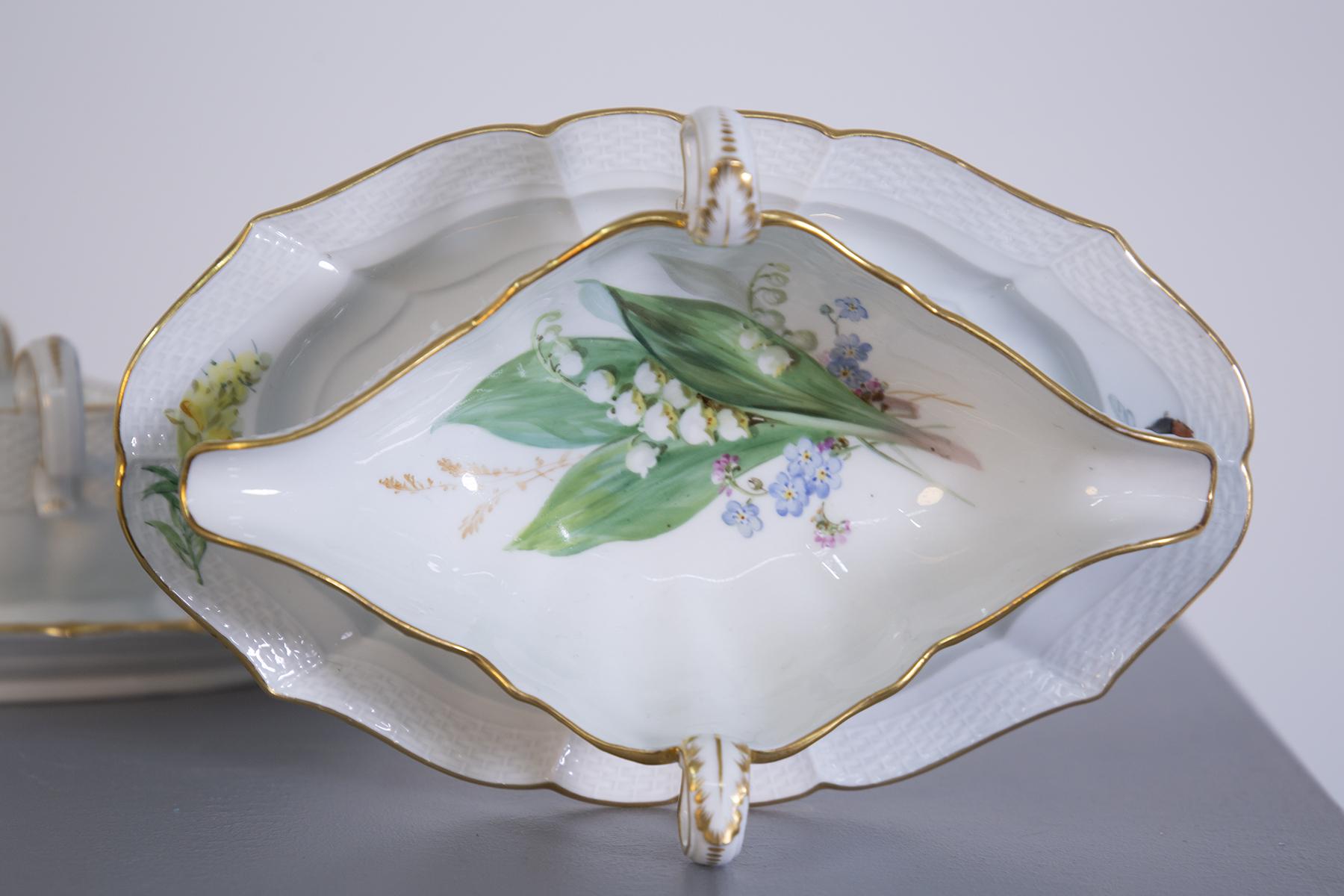 Pair of Meissen Legume Dishes from the Marcolini Period, 18th Century In Good Condition For Sale In Milano, IT