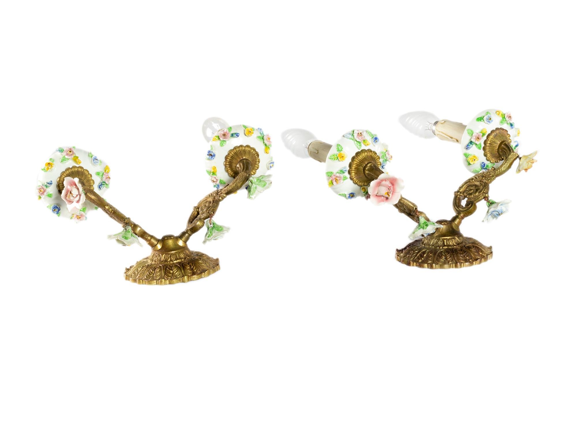 Pair of Meissen Porcelain Bronze Sconces, Early 20th Century In Good Condition For Sale In Lisbon, PT
