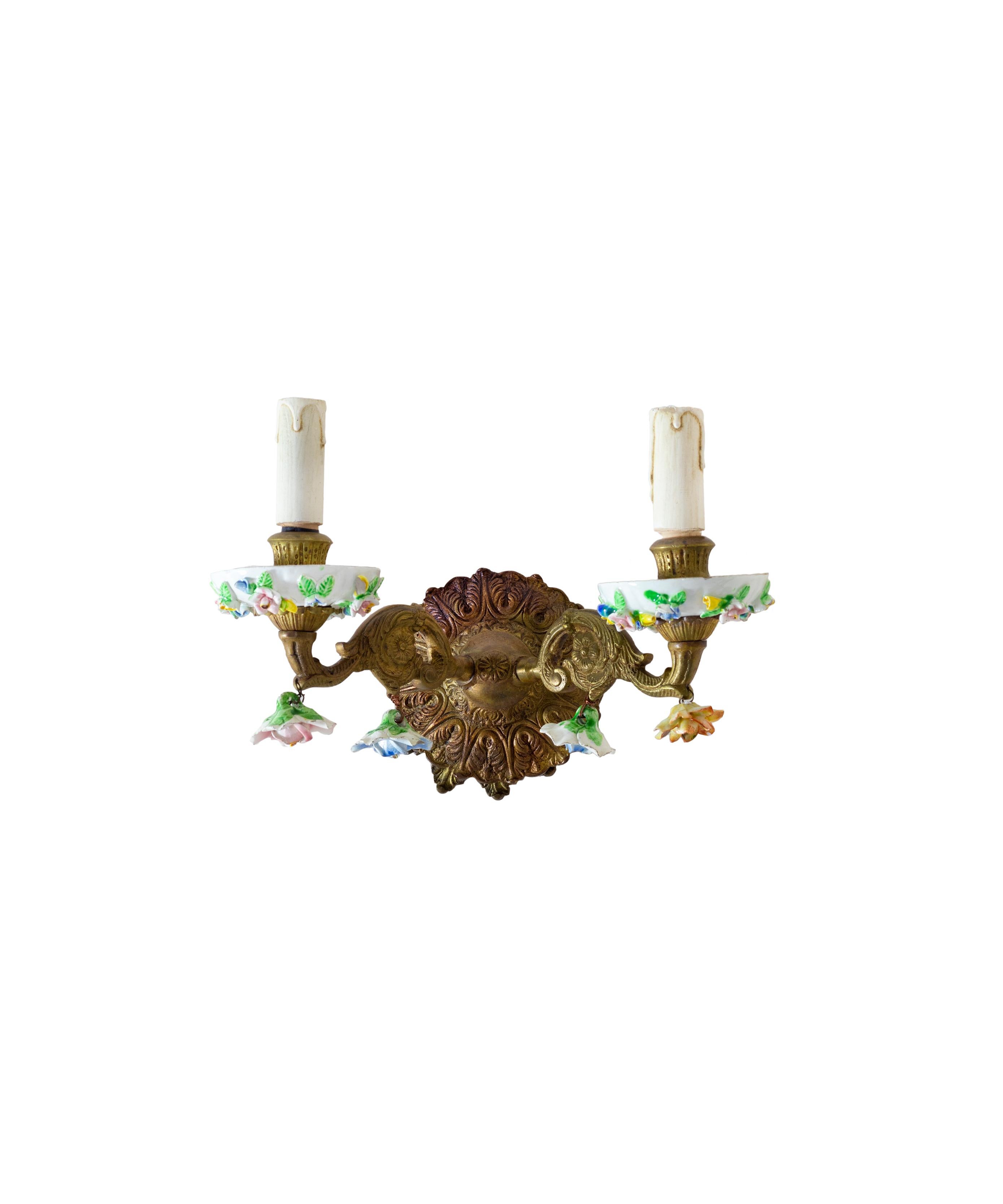 Pair of Meissen Porcelain Bronze Sconces, Early 20th Century For Sale 1