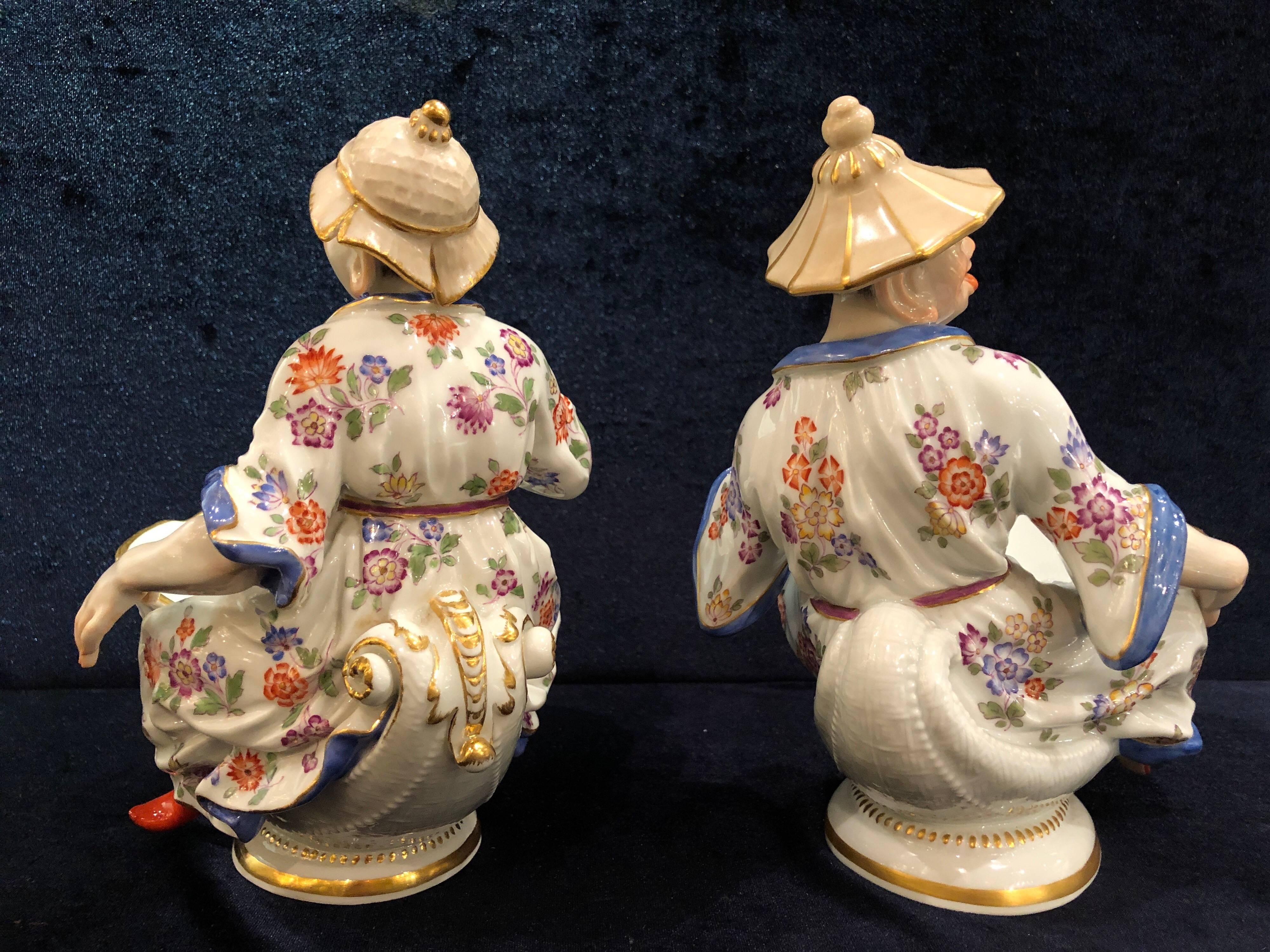 Paar figurale Sweetmeat-Teller aus Meissener Porzellan mit Chinoiserie-Muster, J.J. Kandler (Deutsch) im Angebot