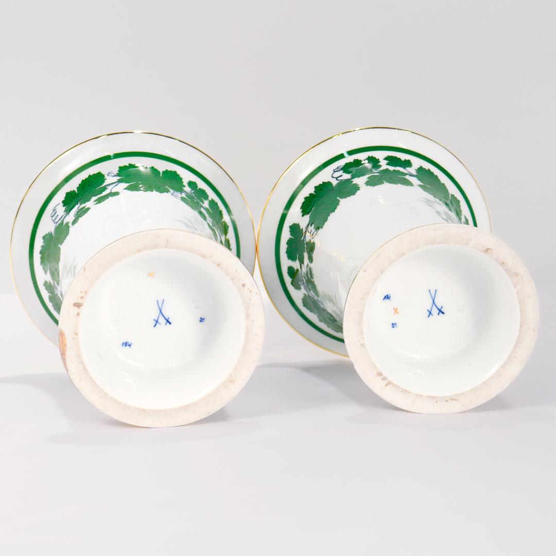Pair of Meissen Porcelain Ivy or Grapeleaf Pattern Trumpet Flower Vases For Sale 4