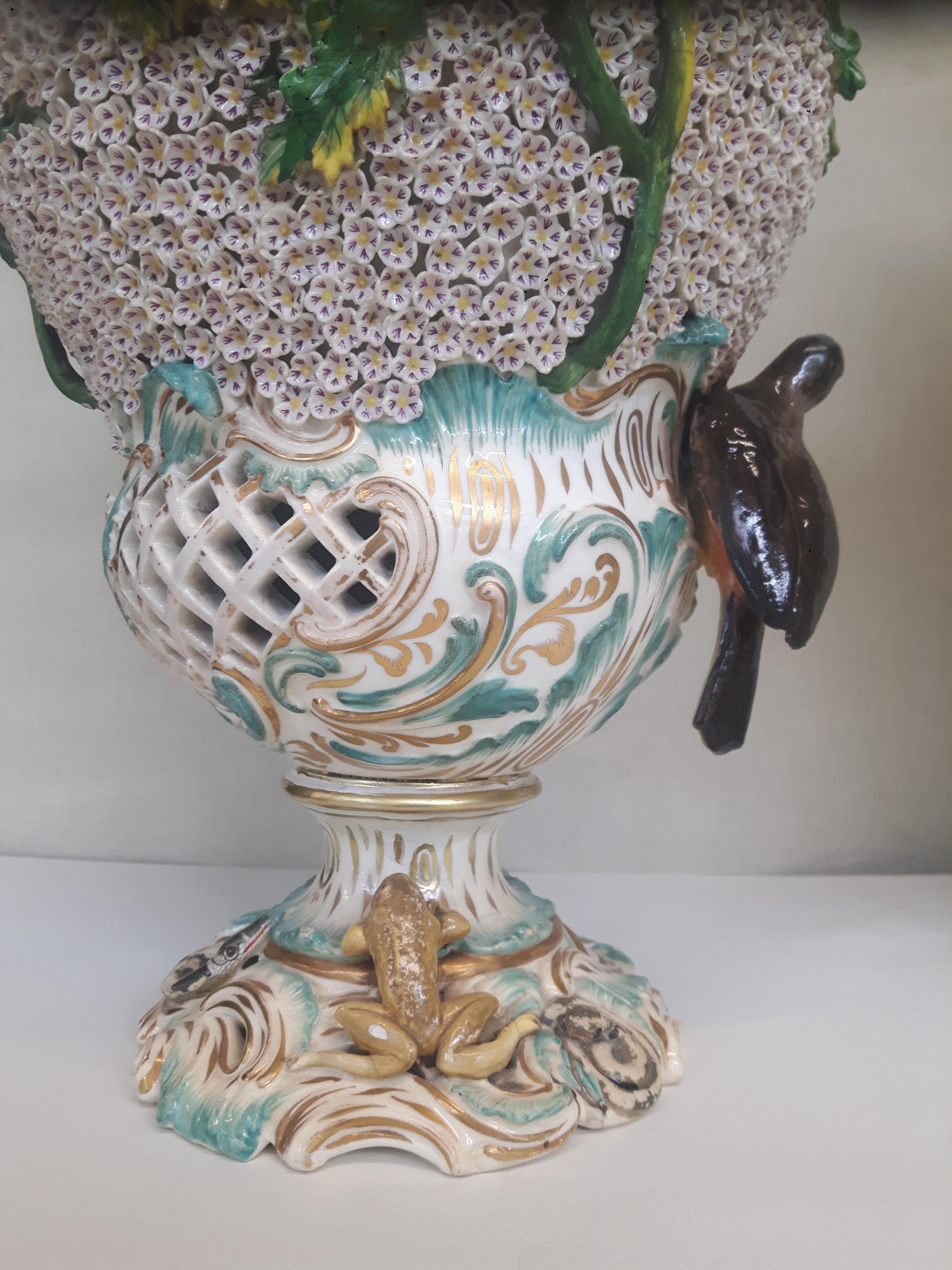 Glazed Pair of Meissen Style 'Schneeballers' Vases For Sale