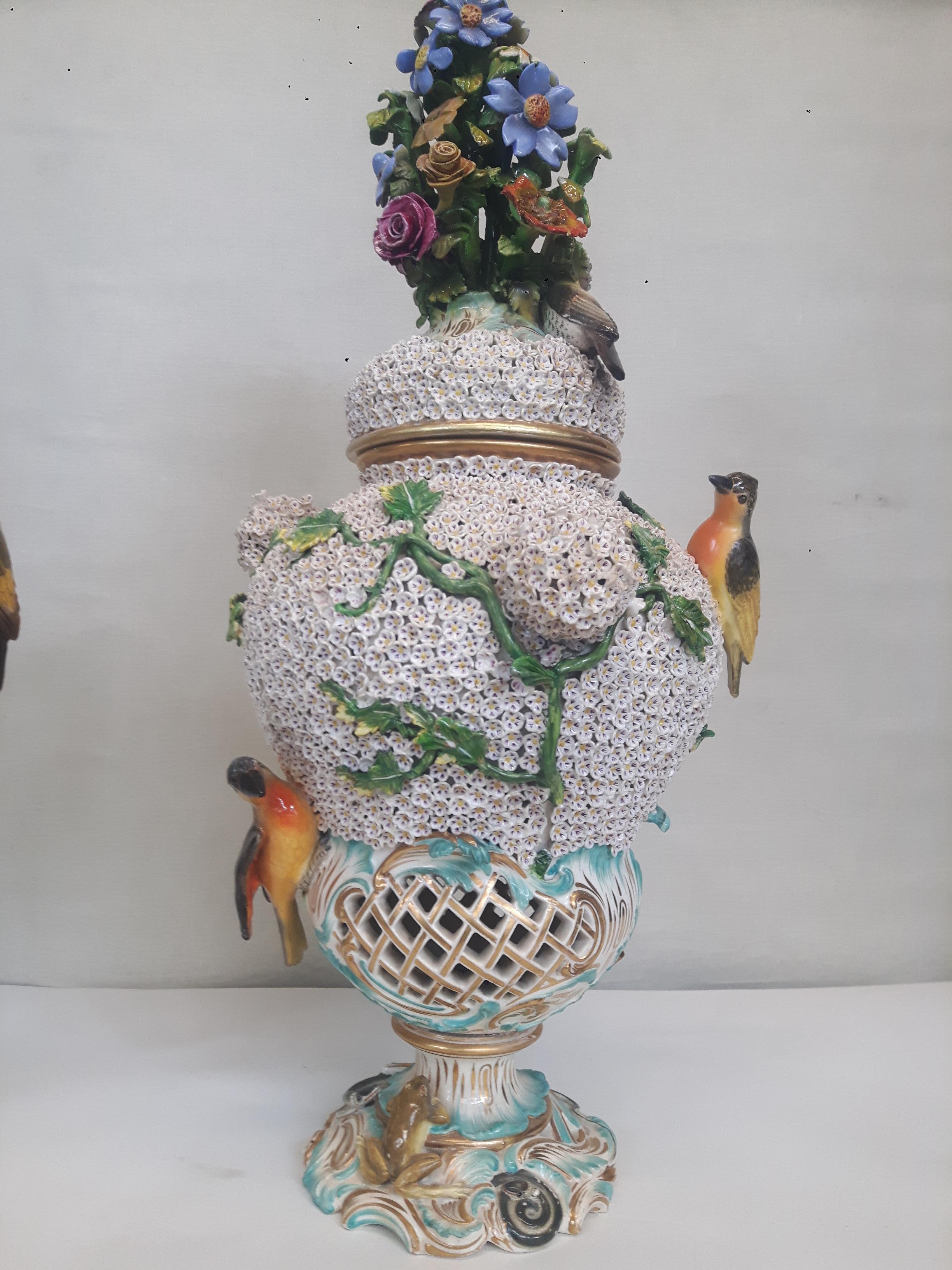 Porcelain Pair of Meissen Style 'Schneeballers' Vases For Sale