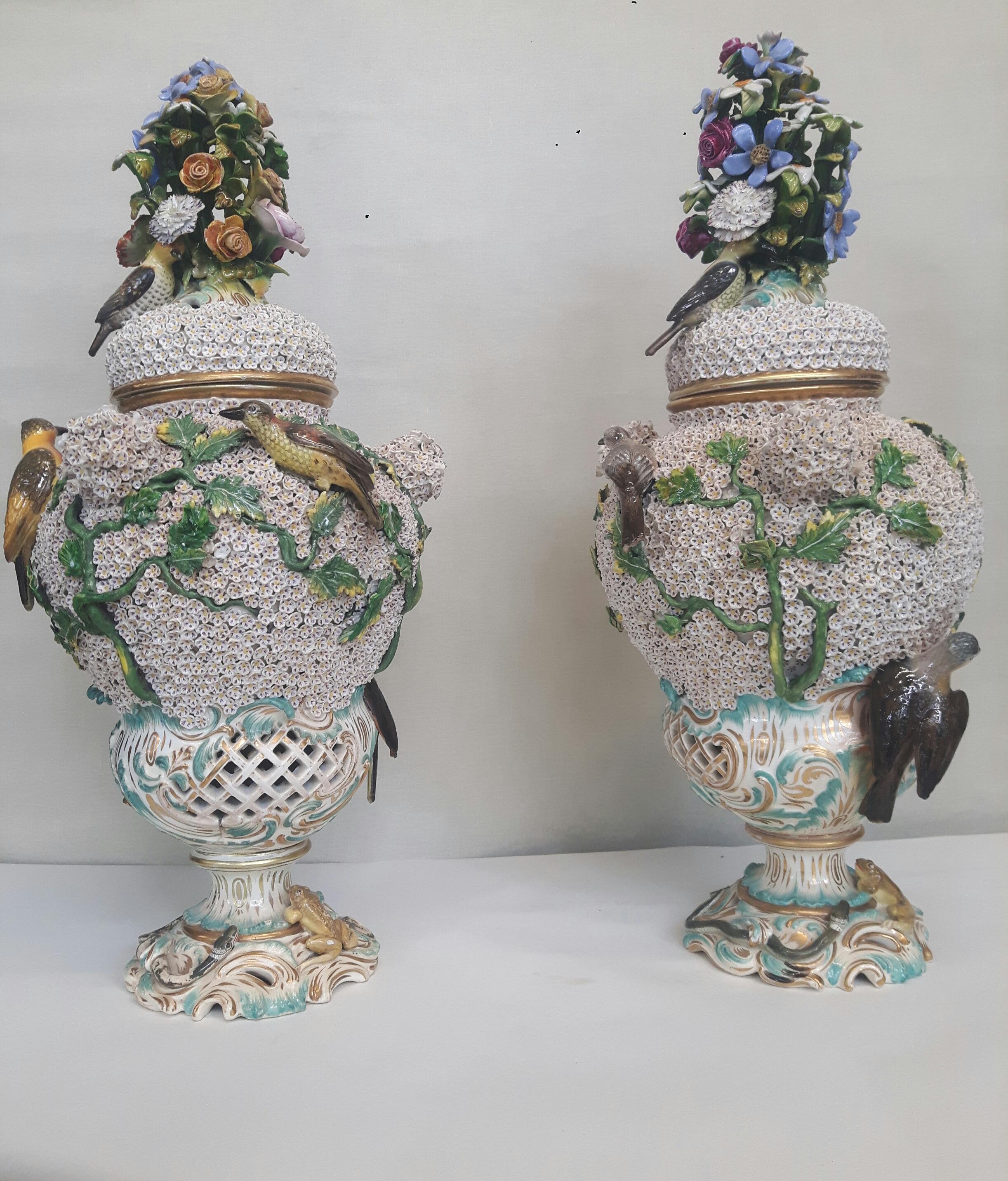 Pair of Meissen Style 'Schneeballers' Vases For Sale 1