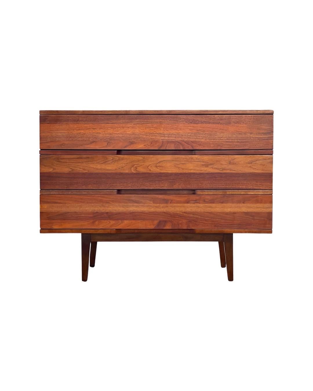 American Pair of Mel Smilow for Smilow-Thielle Midcentury Bachelors Chests in Walnut
