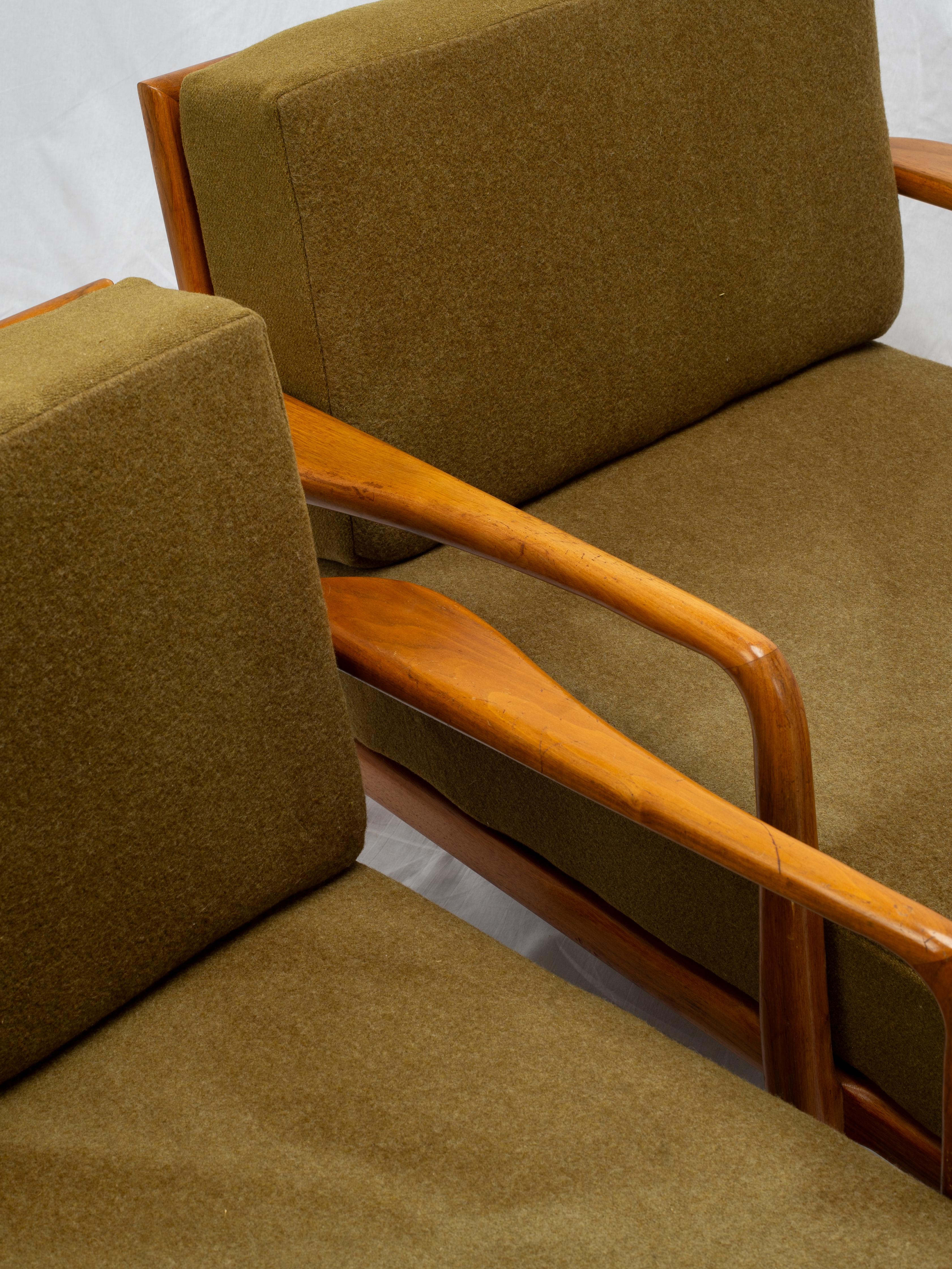 Pair Of Mel Smilow Railback Lounge Chairs For Smilow-Thiele For Sale 2