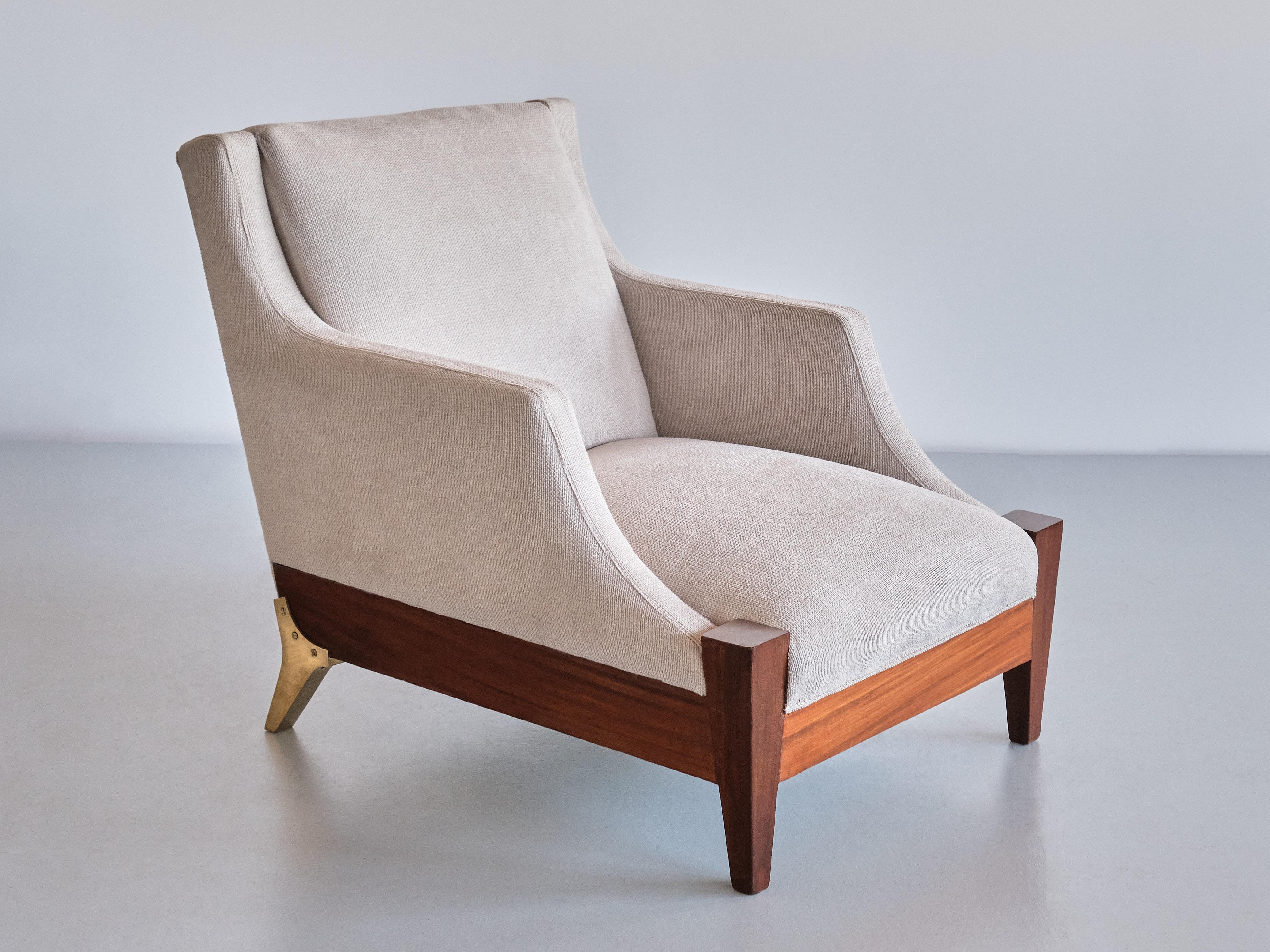 Pair of Melchiorre Bega Armchairs in Walnut, Brass, Ivory Fabric, Italy, 1940s In Good Condition In The Hague, NL
