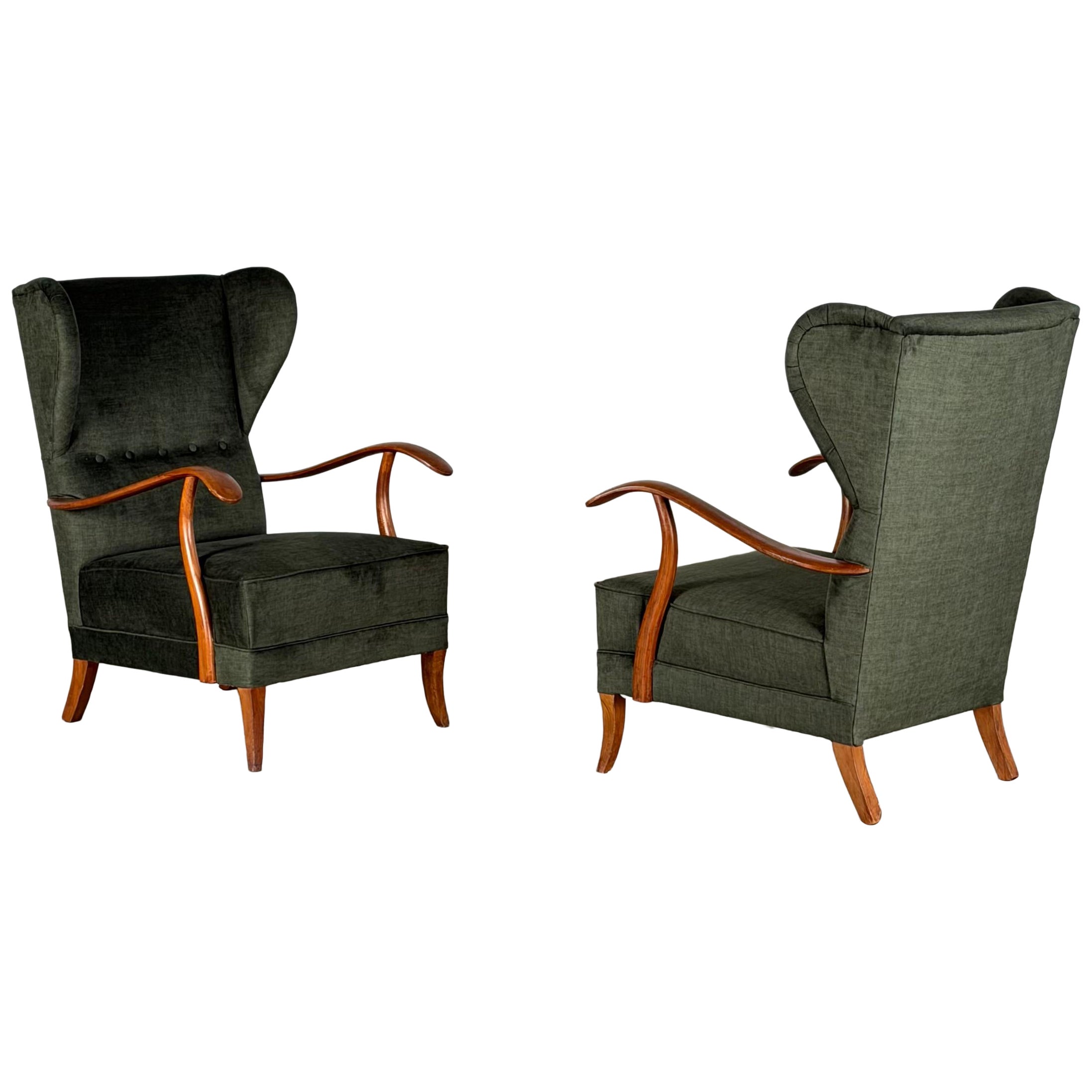 Rare Pair of Sculptural Wingback Lounge Chairs by Enrico Pellegrini, Italy, 1945