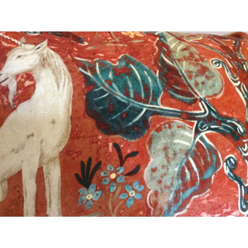 Coppia di cuscini in piuma d'oca Melissa White Zoffany Arden Red In condizioni Nuovo in vendita a Winder, GA