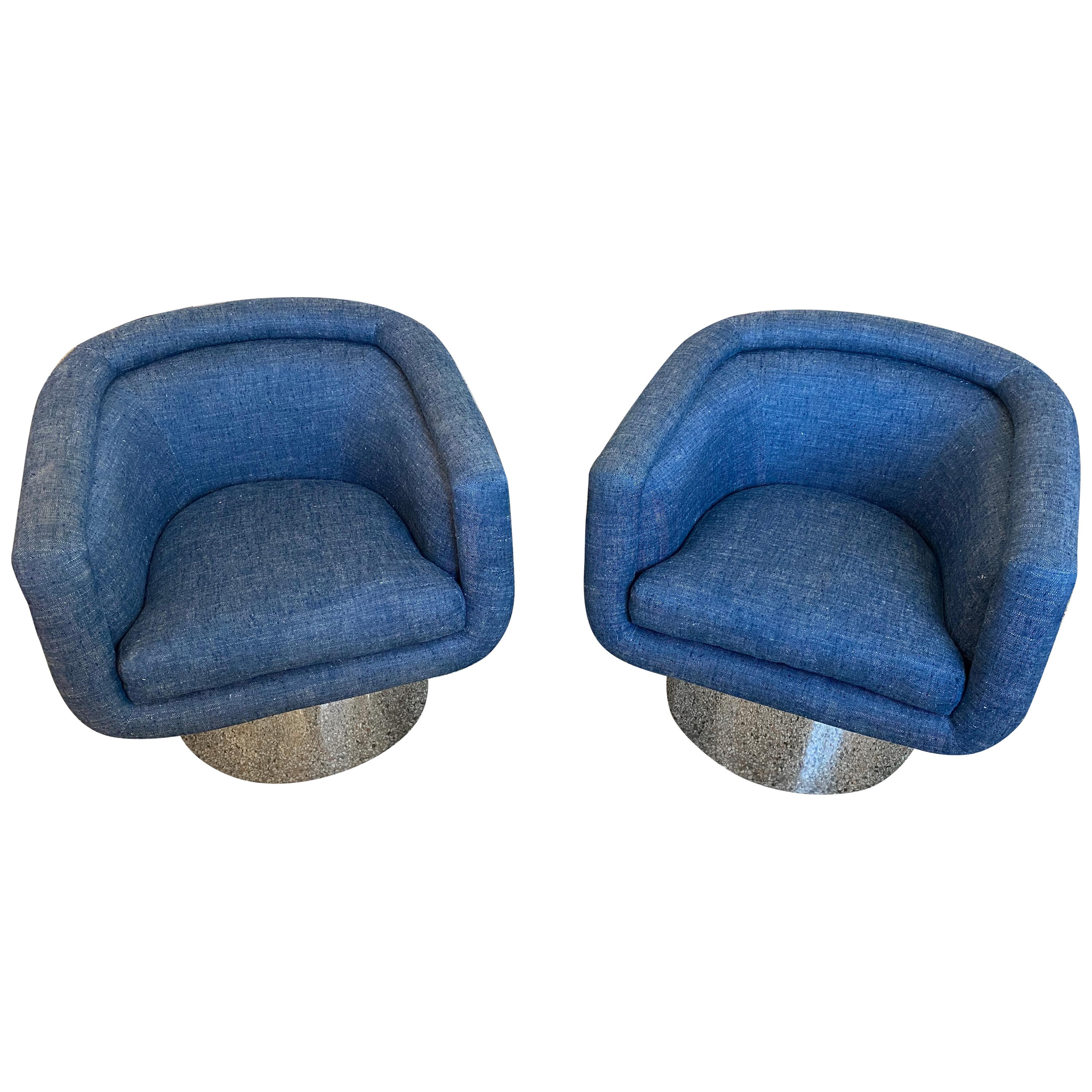 Pair of Memory Swivel Lounge Chairs by Leon Rosen for Pace