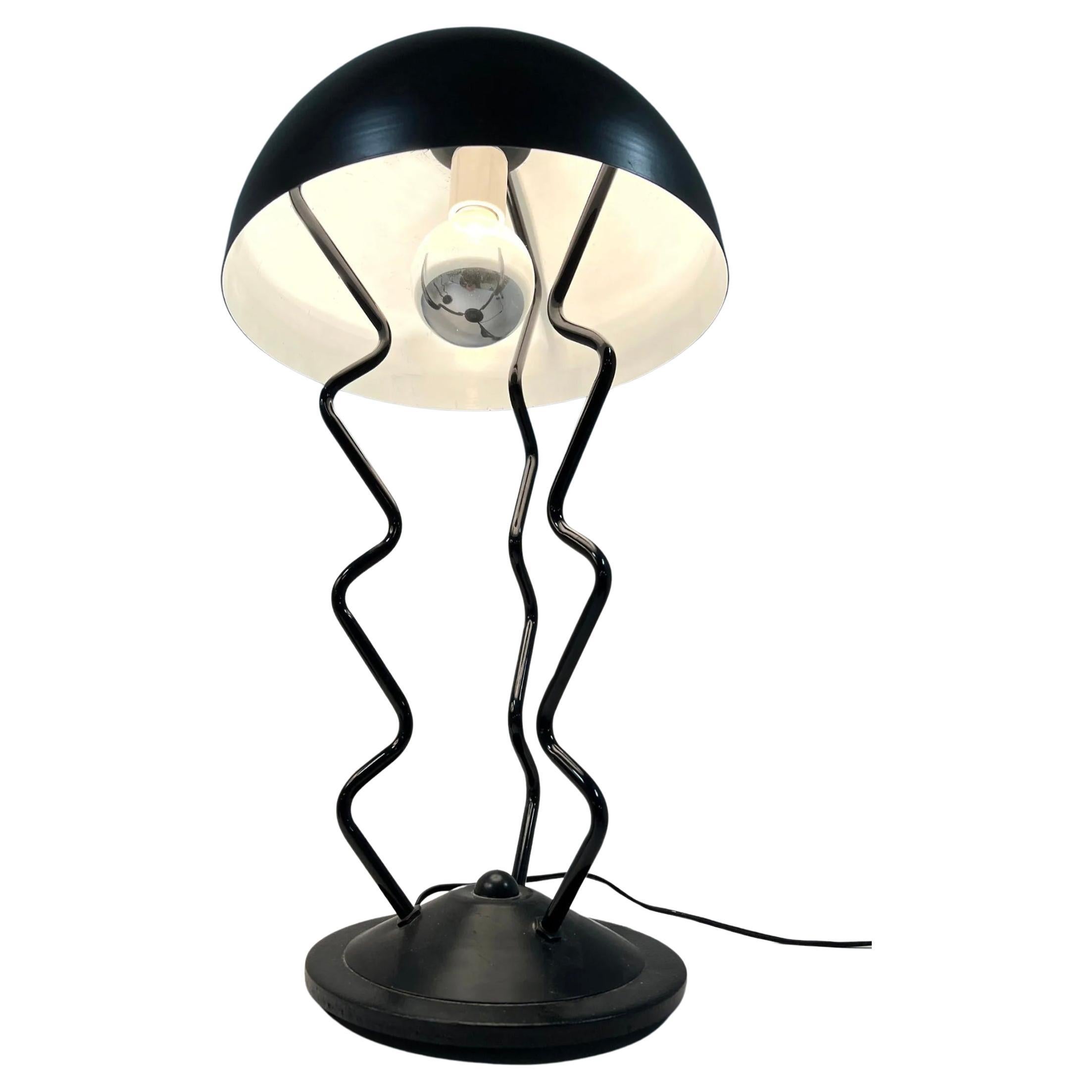 Post-Modern Pair of Memphis Milano style Post modern steel squiggle dome lamps in Black For Sale