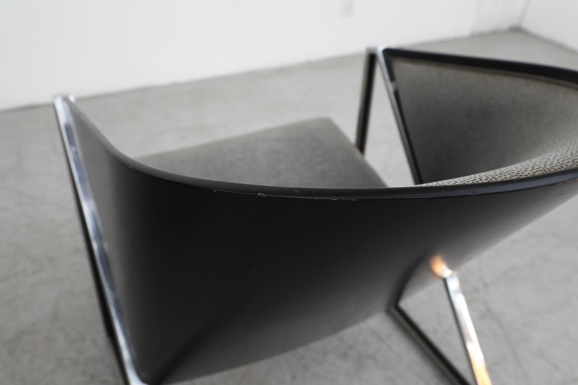 Pair of Memphis Style Finnish 'Mondi Soft' Lounge Chairs by Jouko Jarvisalo 3