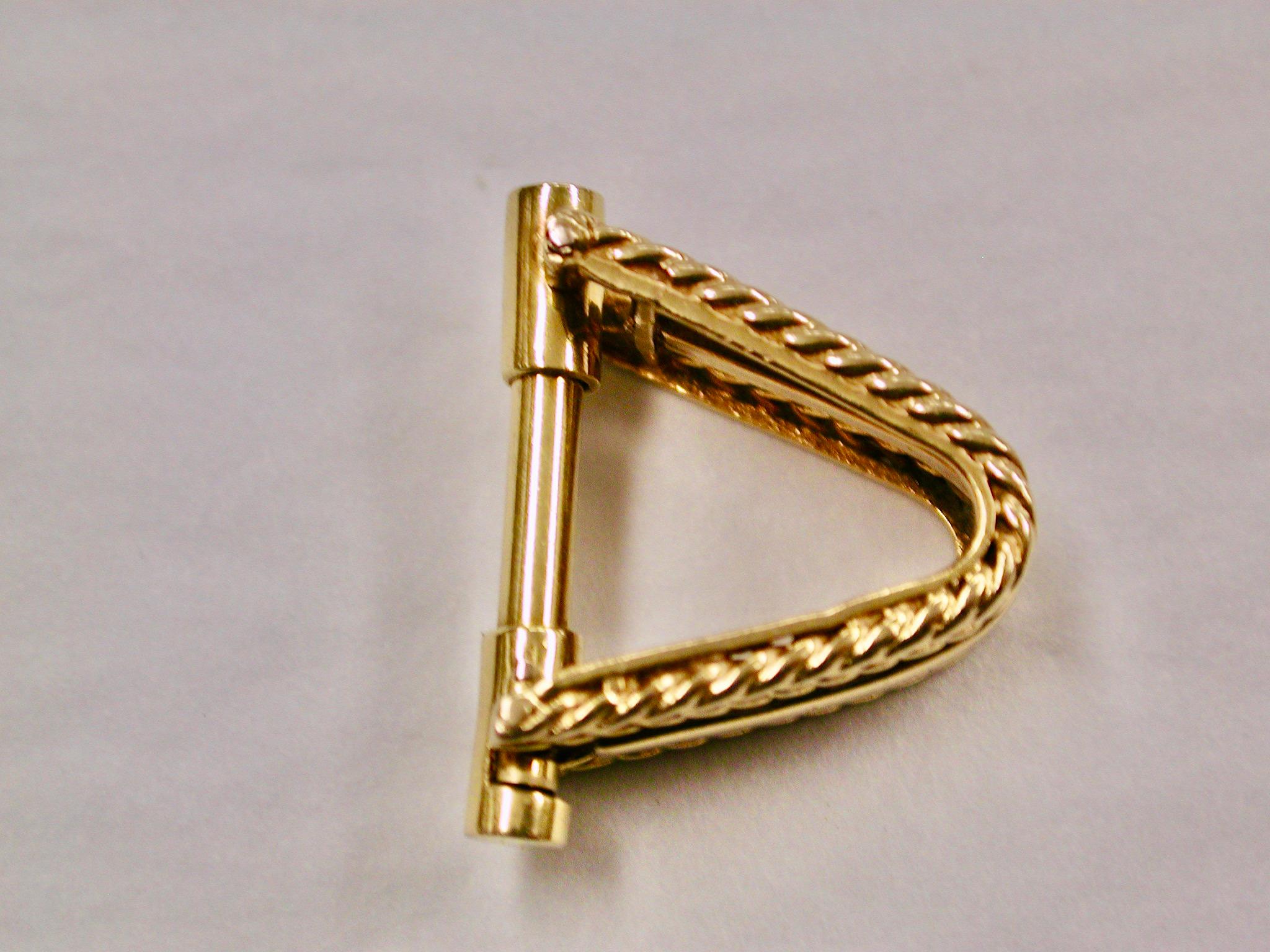 Pair of Men's 18ct Gold Cufflinks, Braided Foxlink with Sprung Bar Fitting, 1957 For Sale 2