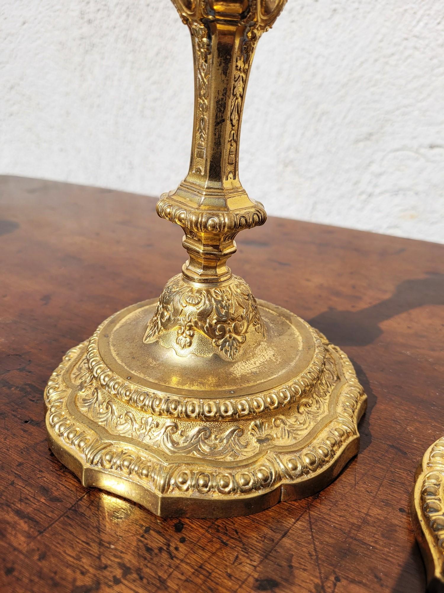 Coppia di candelabri in bronzo dorato al mercurio, XIX secolo In condizioni buone in vendita a MARSEILLE, FR