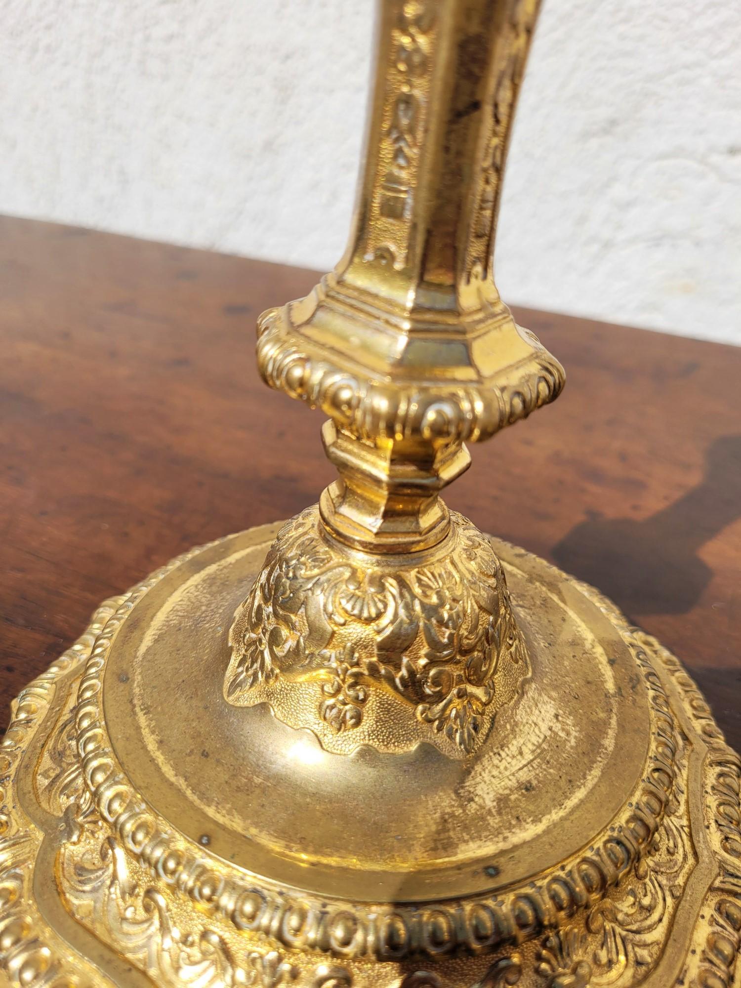 Coppia di candelabri in bronzo dorato al mercurio, XIX secolo in vendita 2