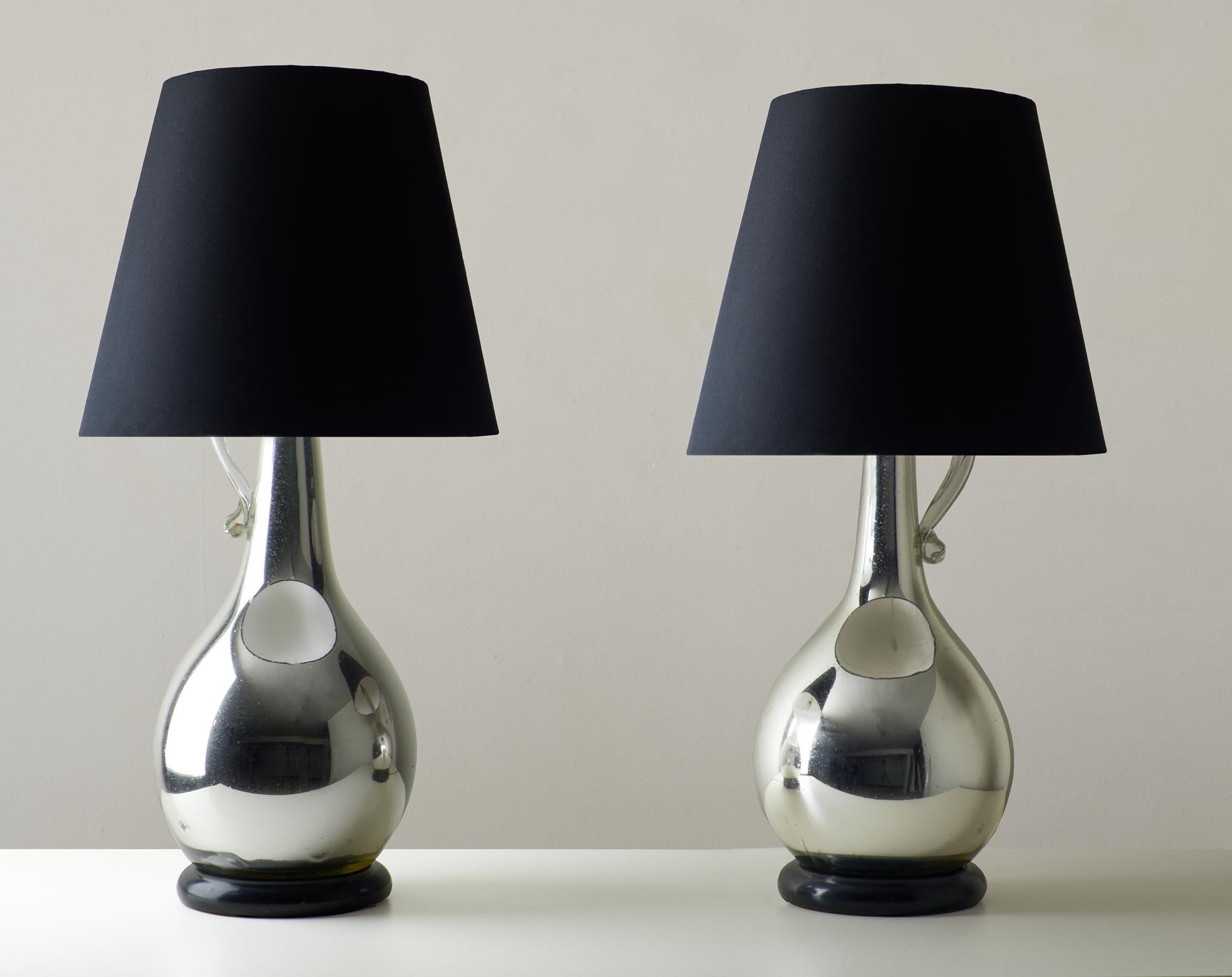 Américain Paire de lampes en verre mercuré en vente