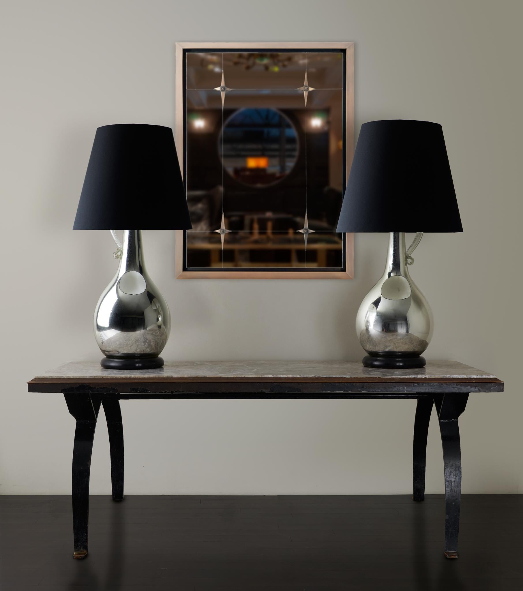 Paire de lampes en verre mercuré en vente 1
