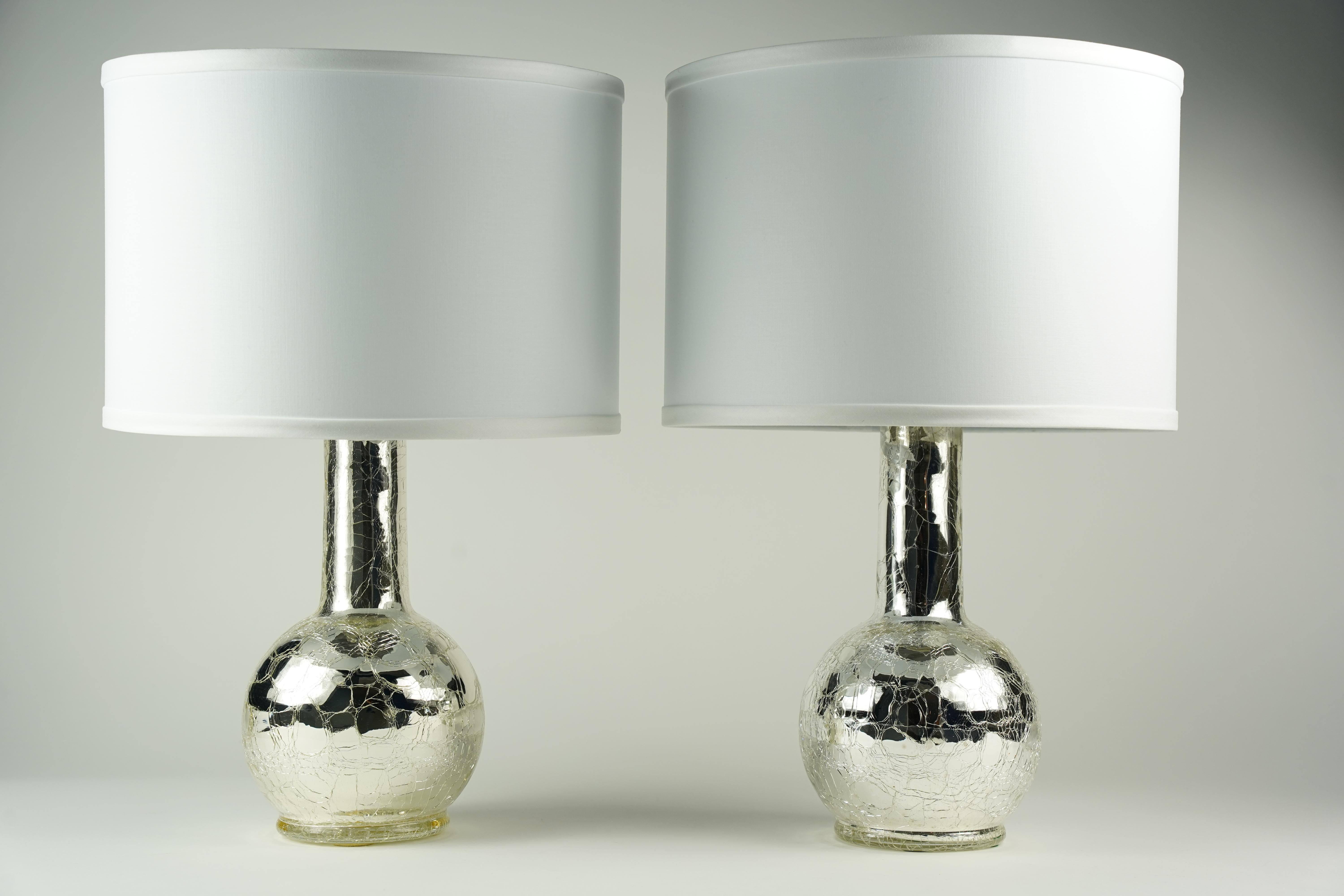 Fait main Paire de lampes de bureau craquelées en argent mercuré par Luxus, Suède, 1970 en vente