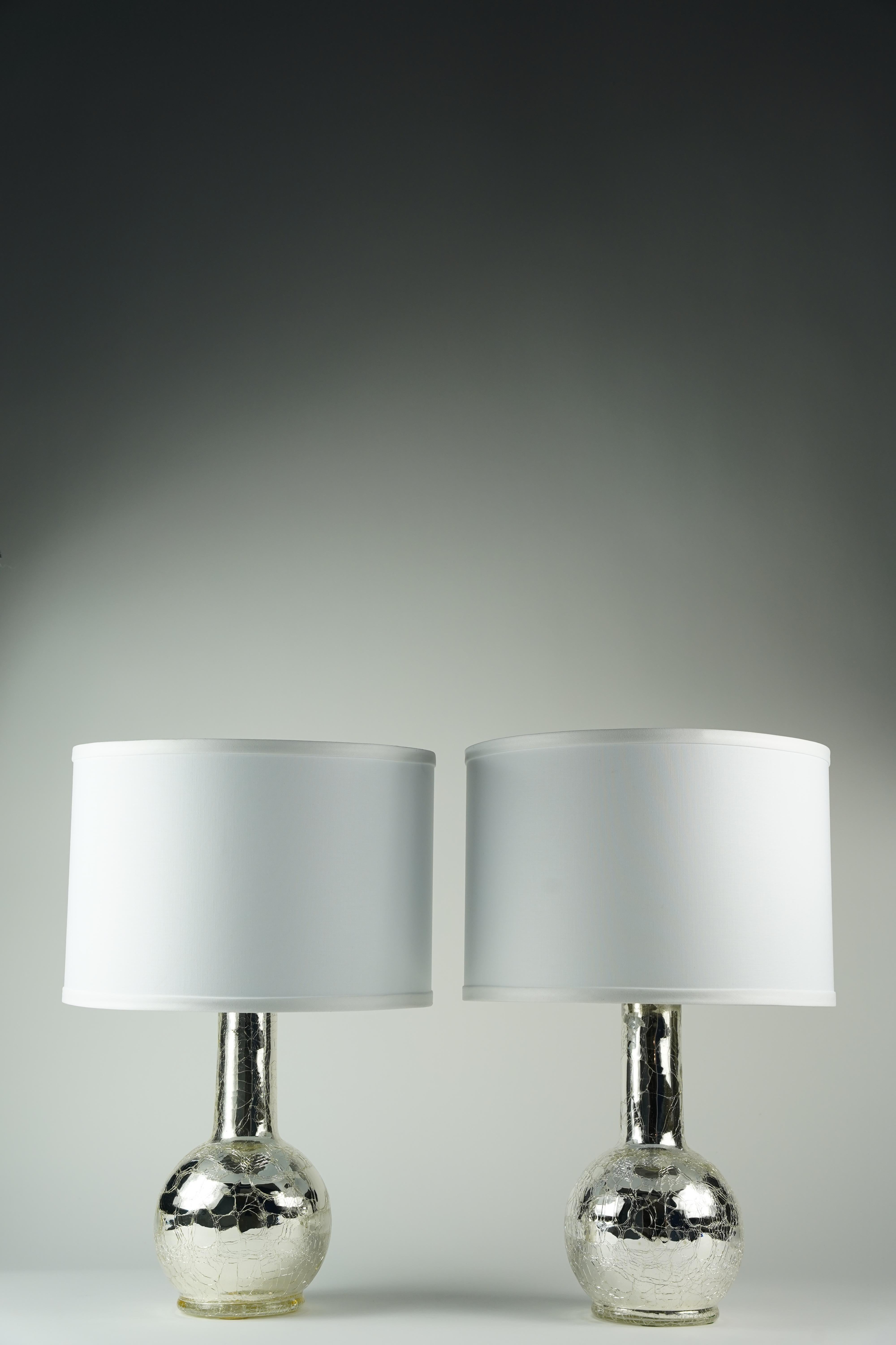 Paire de lampes de bureau craquelées en argent mercuré par Luxus, Suède, 1970 Bon état - En vente à Bronx, NY