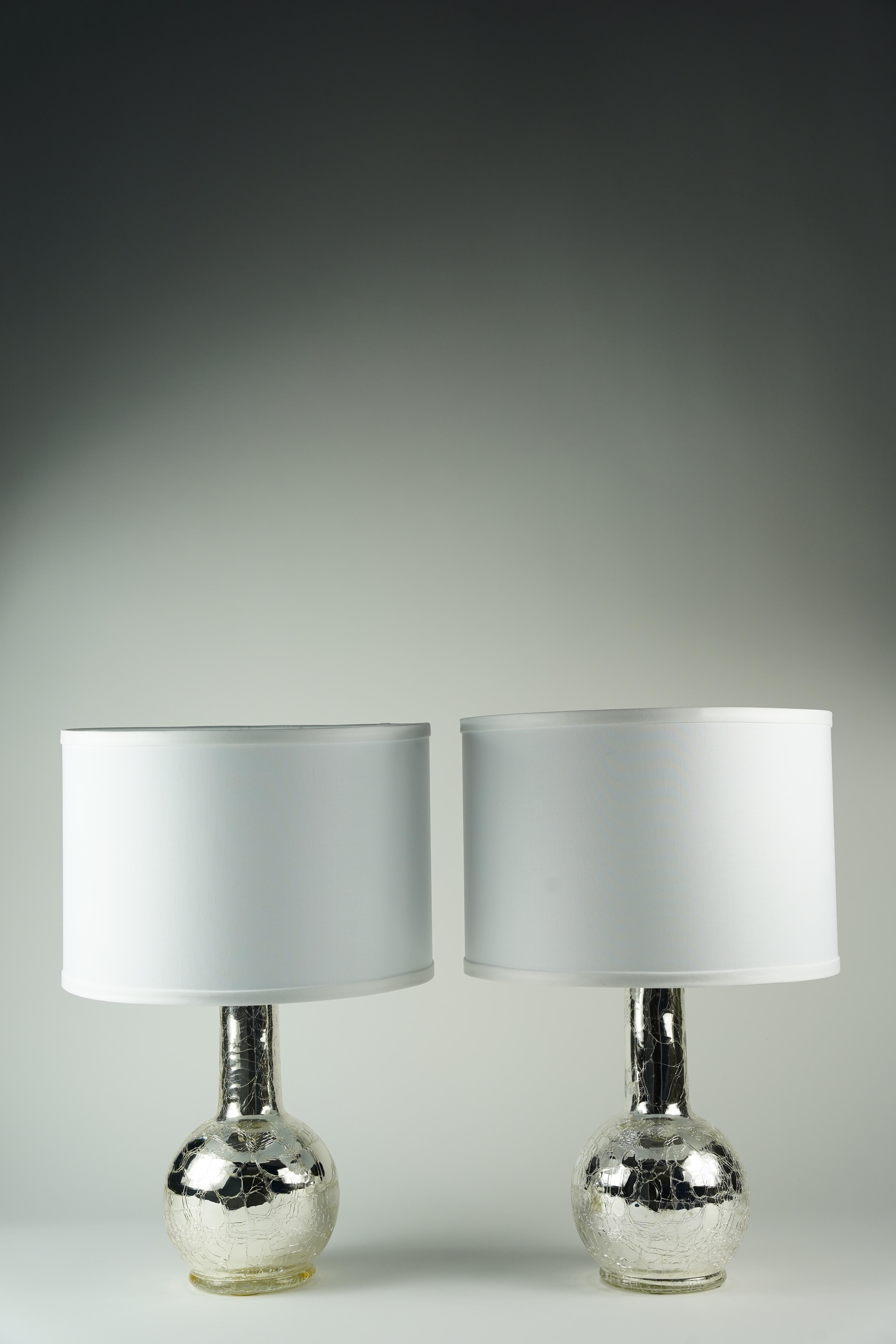 20ième siècle Paire de lampes de bureau craquelées en argent mercuré par Luxus, Suède, 1970 en vente