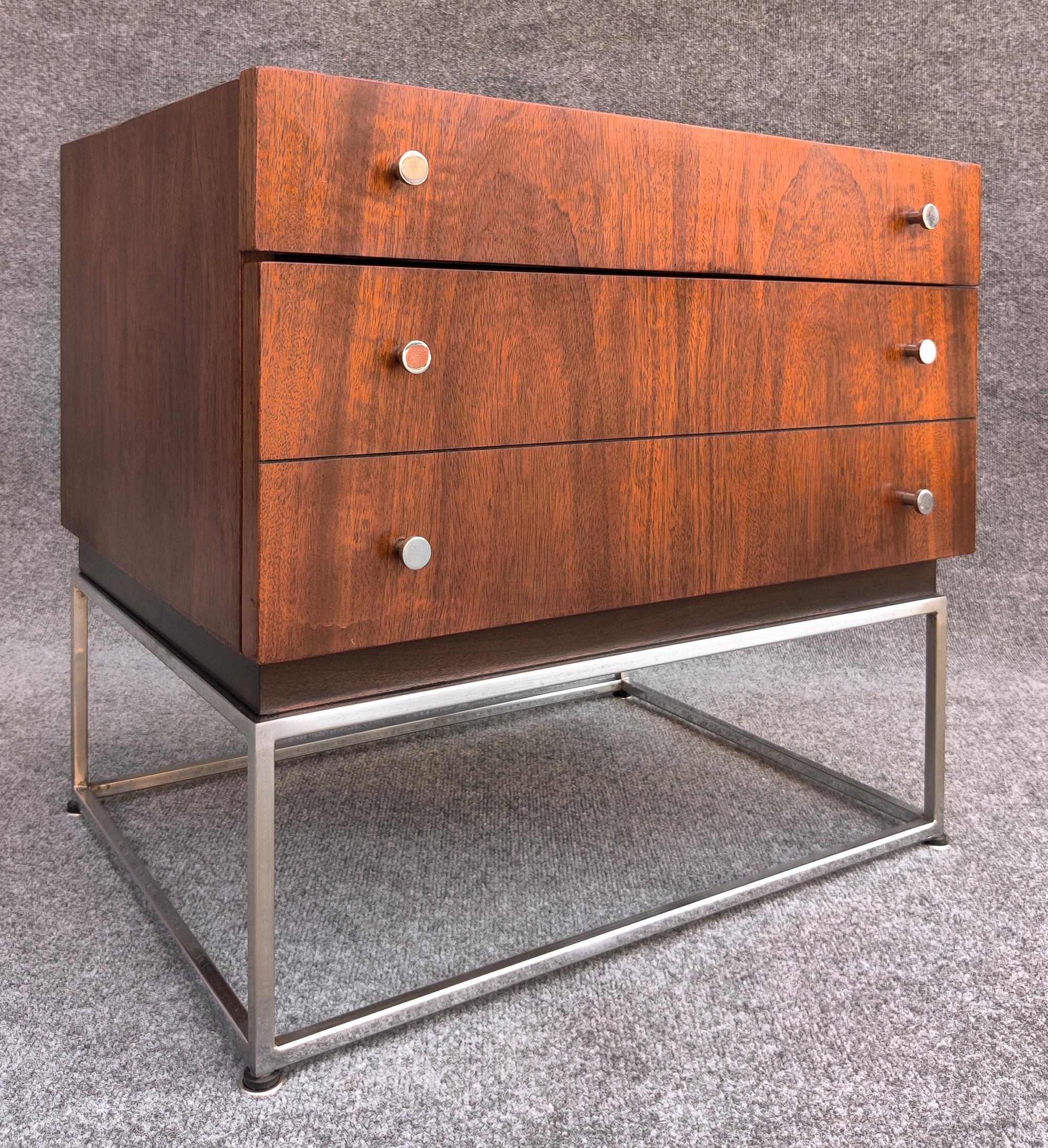 Paire de tables de nuit ou de chevets Merton Gershun pour American of Martinsville en vente 5