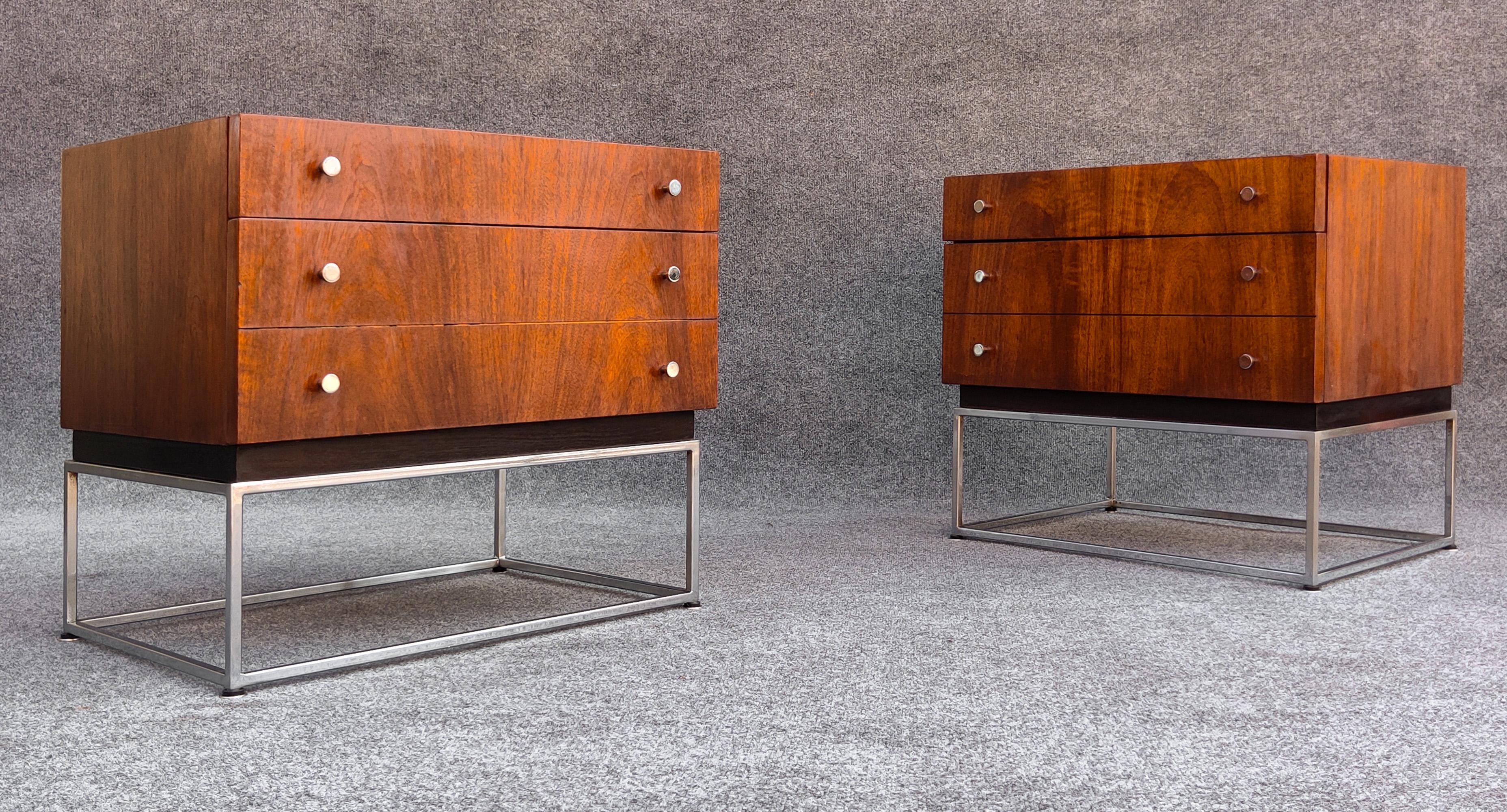 Fin du 20e siècle Paire de tables de nuit ou de chevets Merton Gershun pour American of Martinsville en vente