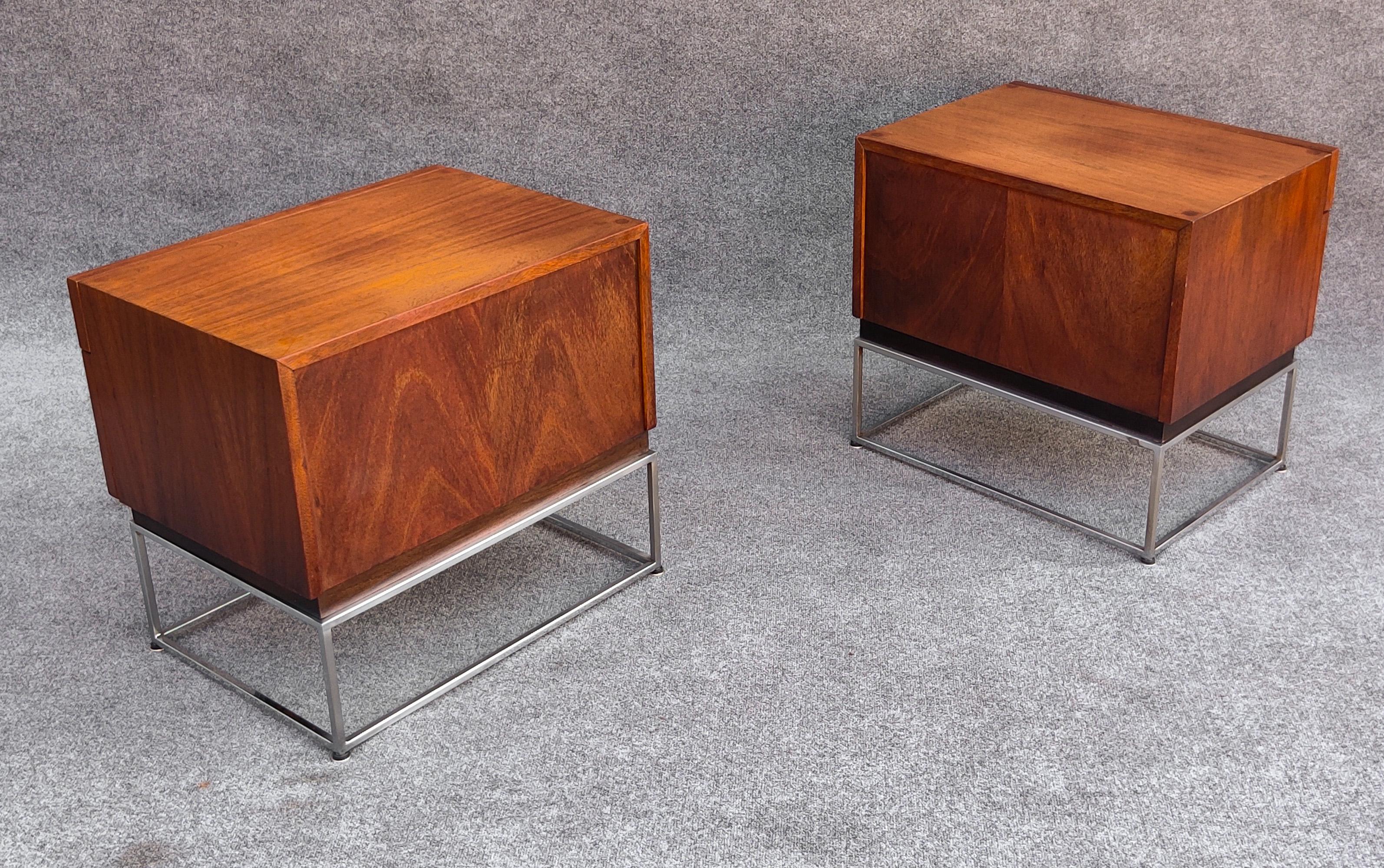 Paire de tables de nuit ou de chevets Merton Gershun pour American of Martinsville en vente 1