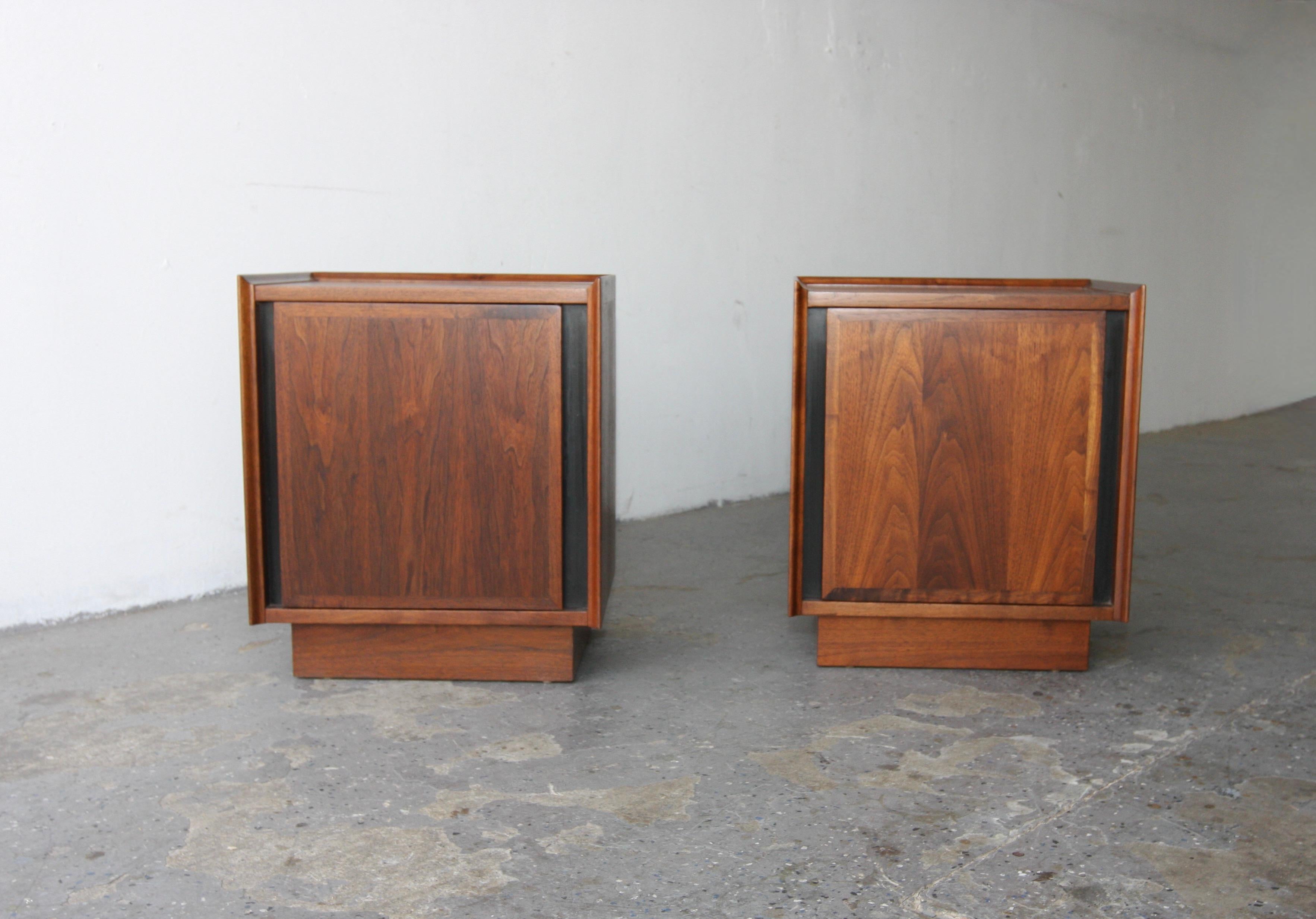 We are very pleased to offer a pair of mid-century nightstands by Merton Gershun for Dillingham as part of the 