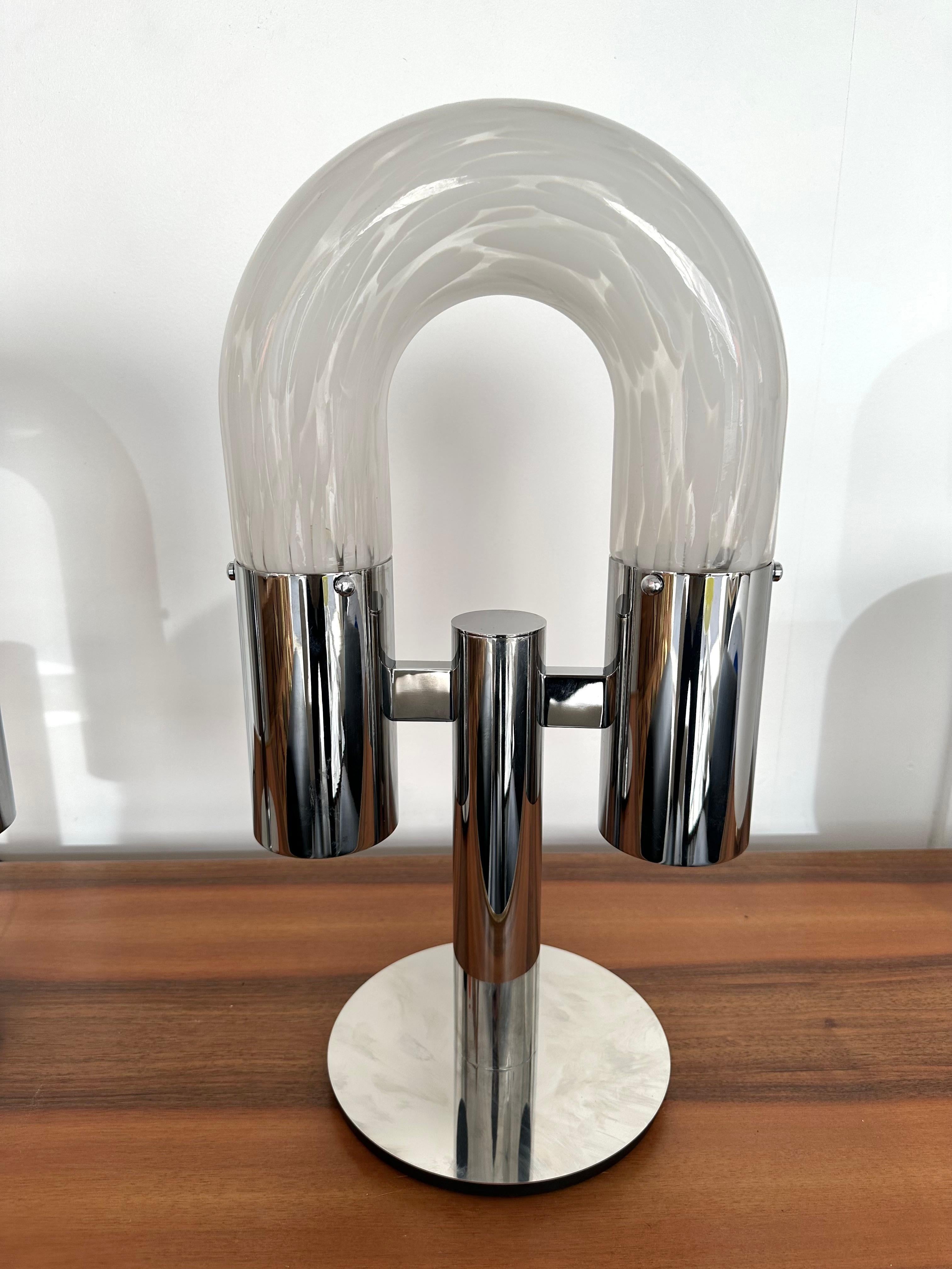 Paire de lampes en métal et verre de Murano par Aldo Nason pour Mazzega, Italie, 1970 Bon état - En vente à SAINT-OUEN, FR