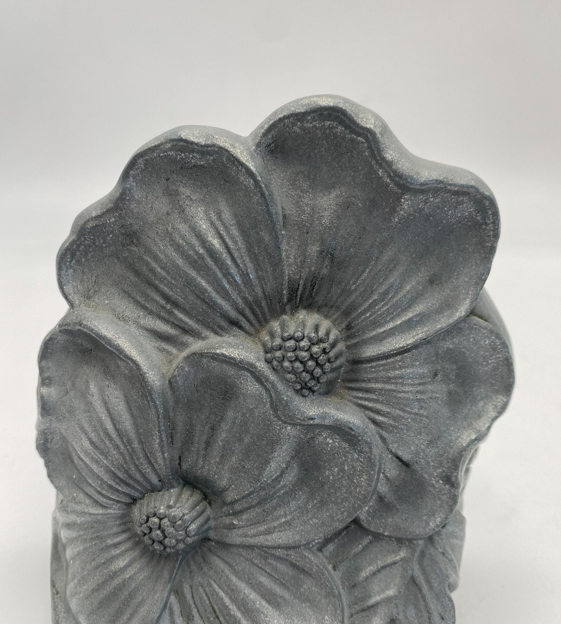 Pair of Metal Flower Bookends, 1960's  For Sale 5