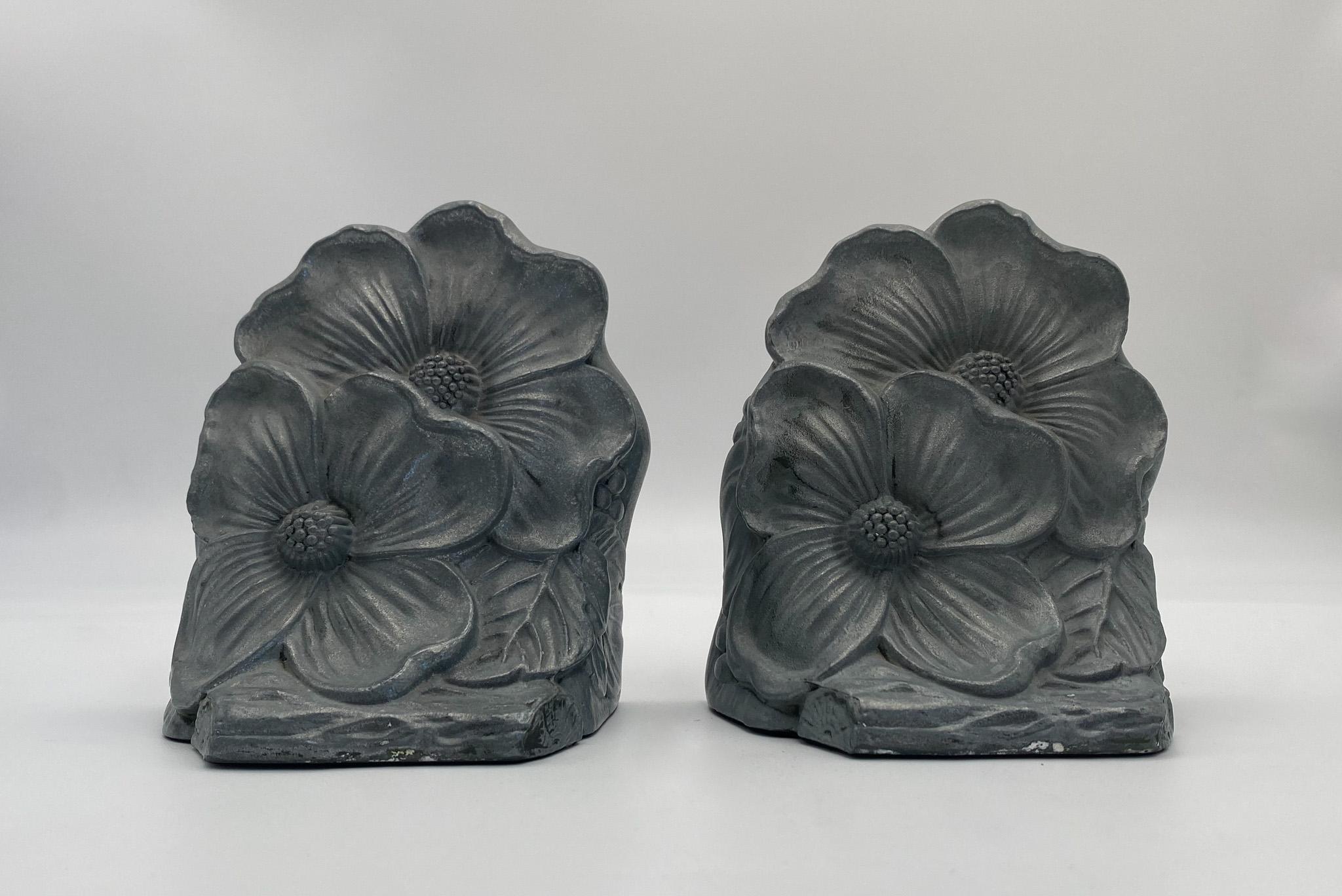 Pair of Metal Flower Bookends, 1960's  For Sale 9