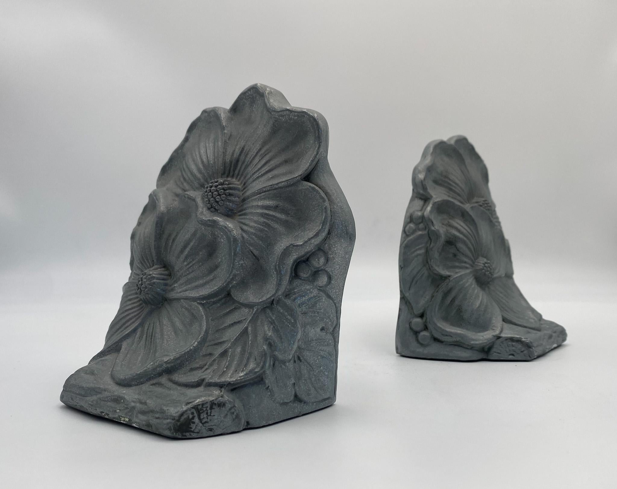 Mid-Century Modern Pair of Metal Flower Bookends, 1960's  For Sale
