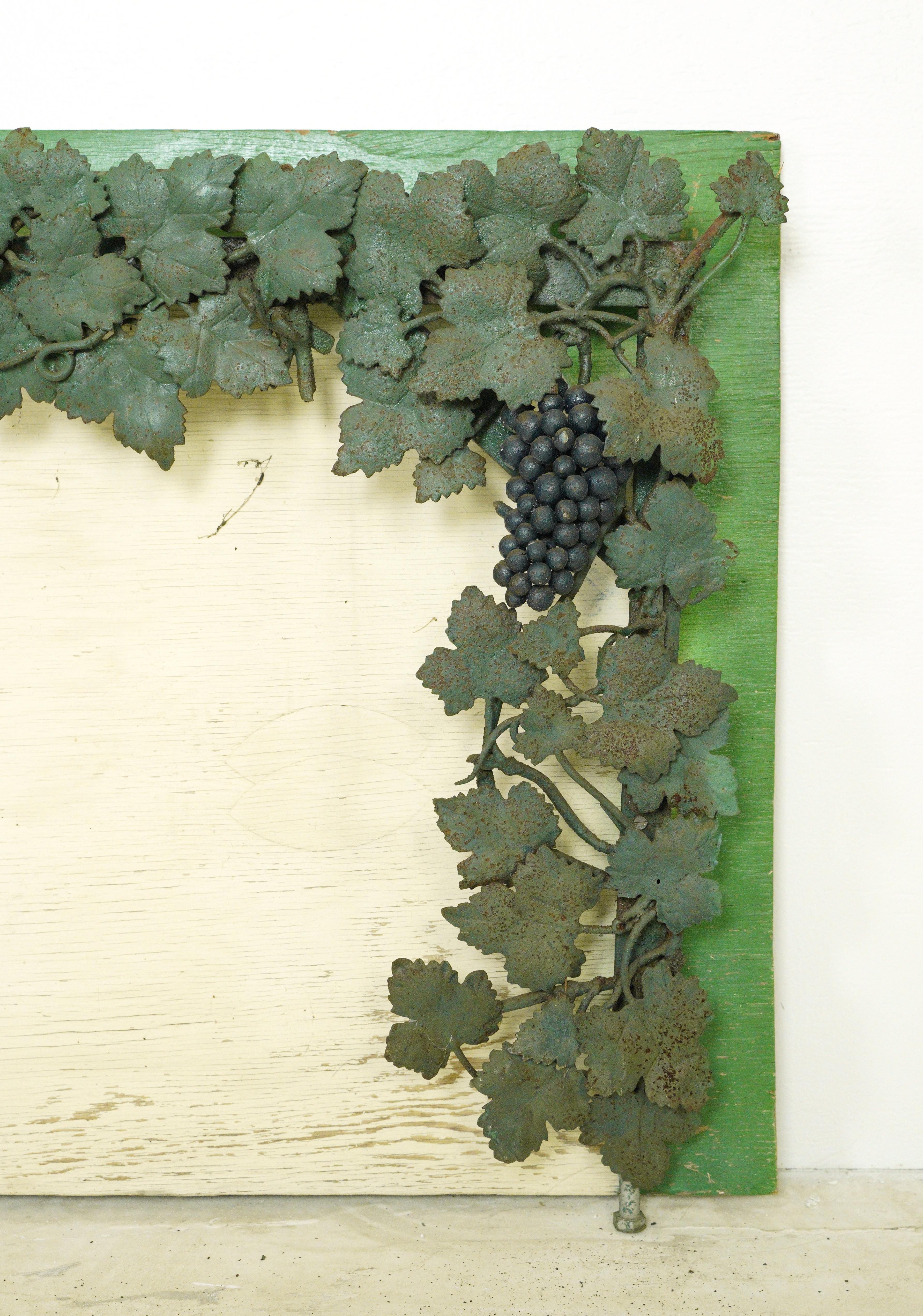 Pair of Metal Green Leaves & Grapes Motif Wall Art For Sale 5