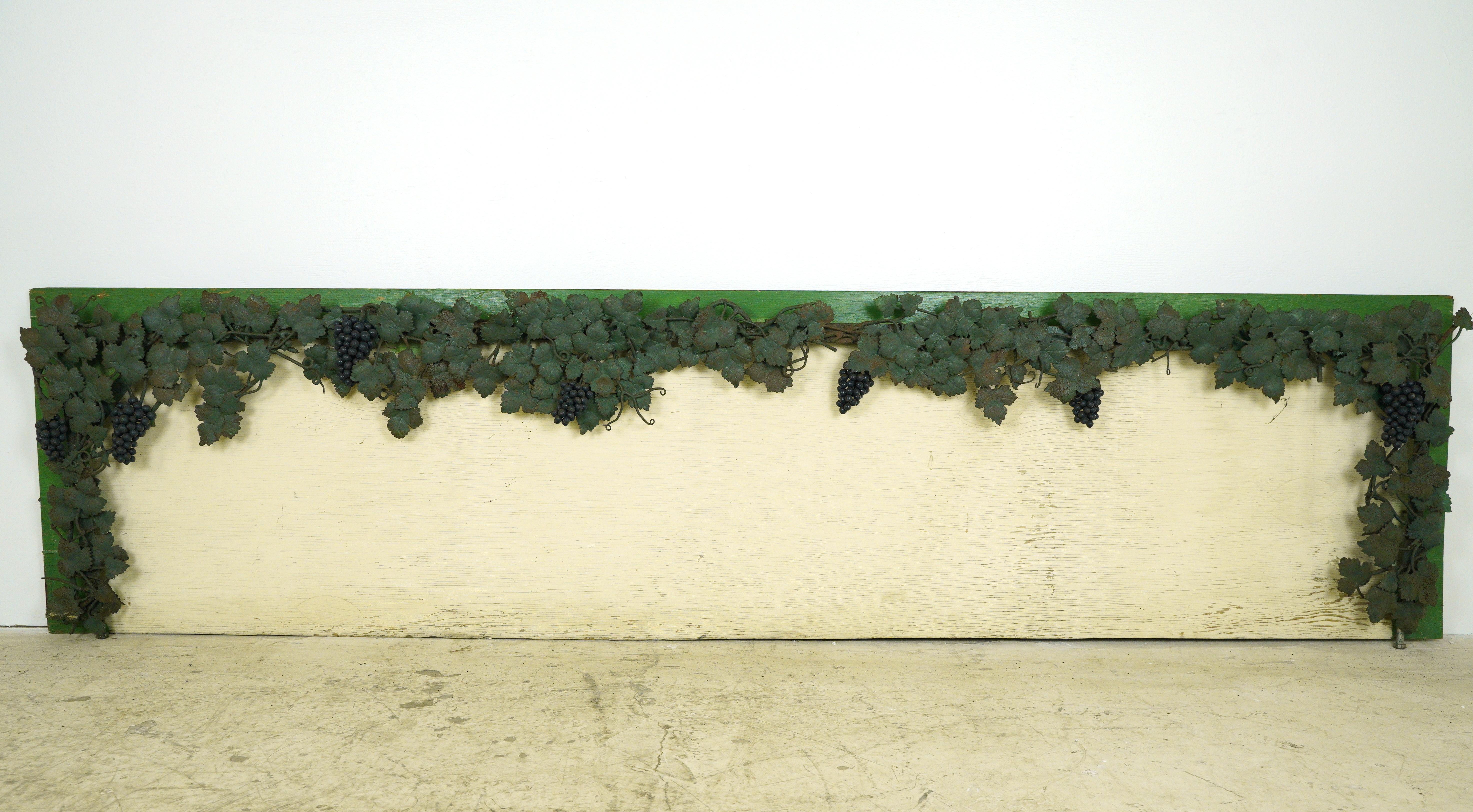 Pair of Metal Green Leaves & Grapes Motif Wall Art For Sale 3