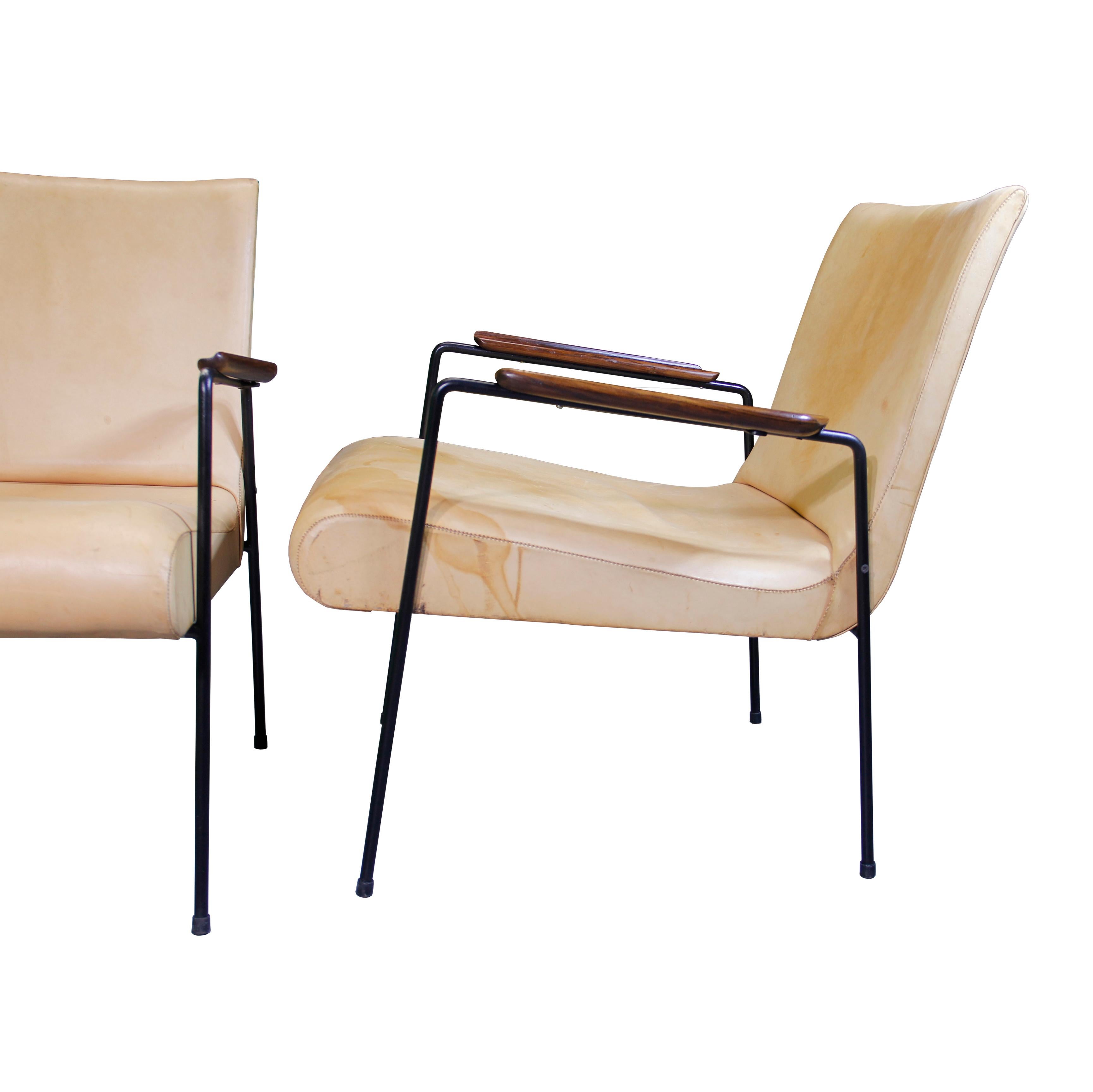 Pair of Metal Leve Armchairs by Joaquim Tenreiro In Good Condition For Sale In Whitstable, GB