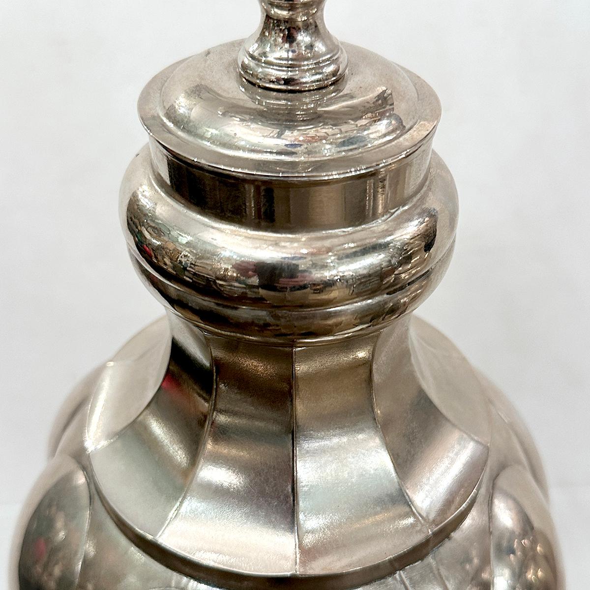 Plaqué Paire de lampes de table en métal du siècle dernier en vente