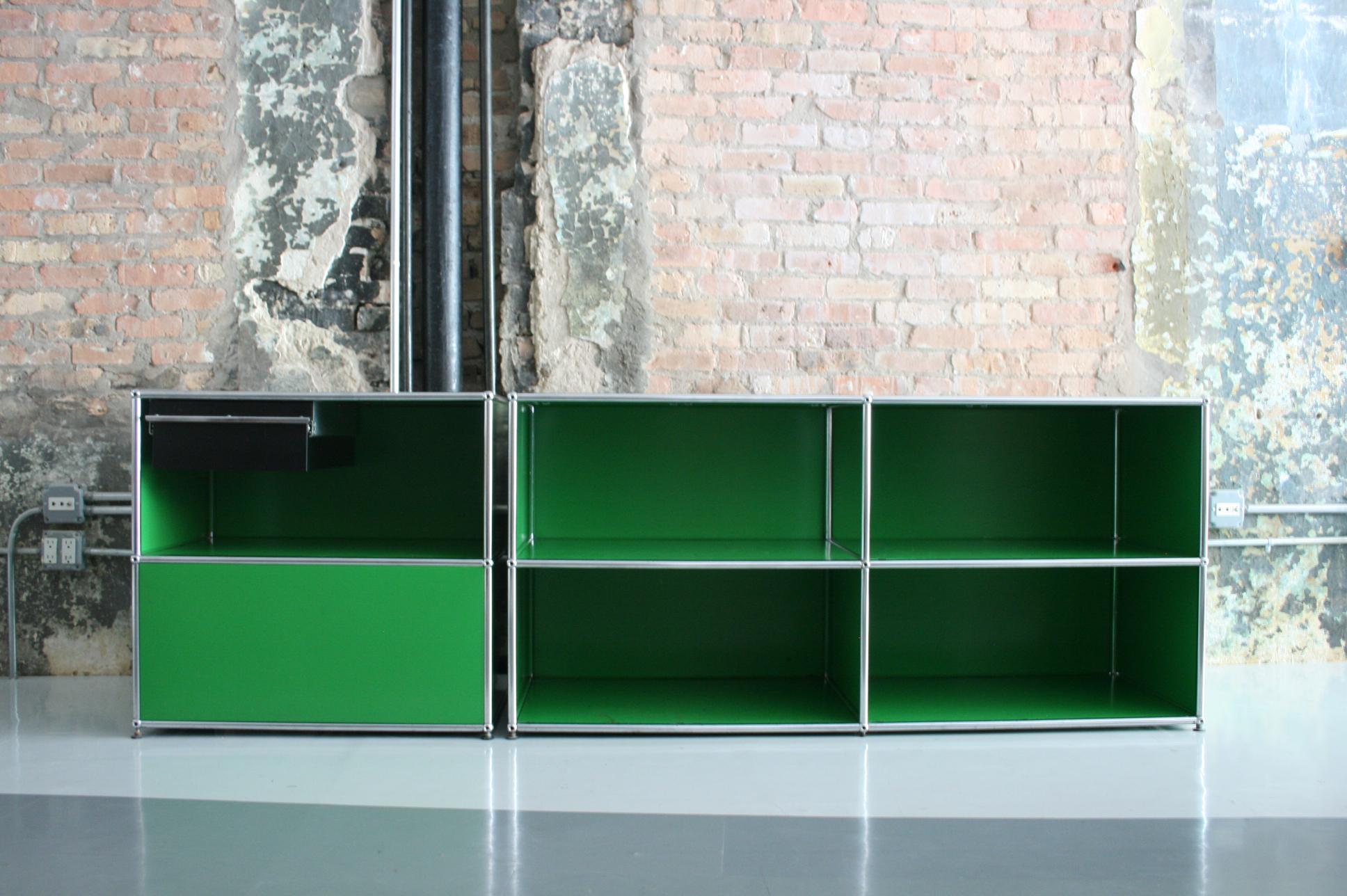 A beautiful vintage set or cabinets in green designed by Fritz Haller for Usm Haller, Switzerland, circa 1960s. Each case shows very slight oxidization and minimal wear on the green metal panels and the chrome-plated steel formwork. These are
