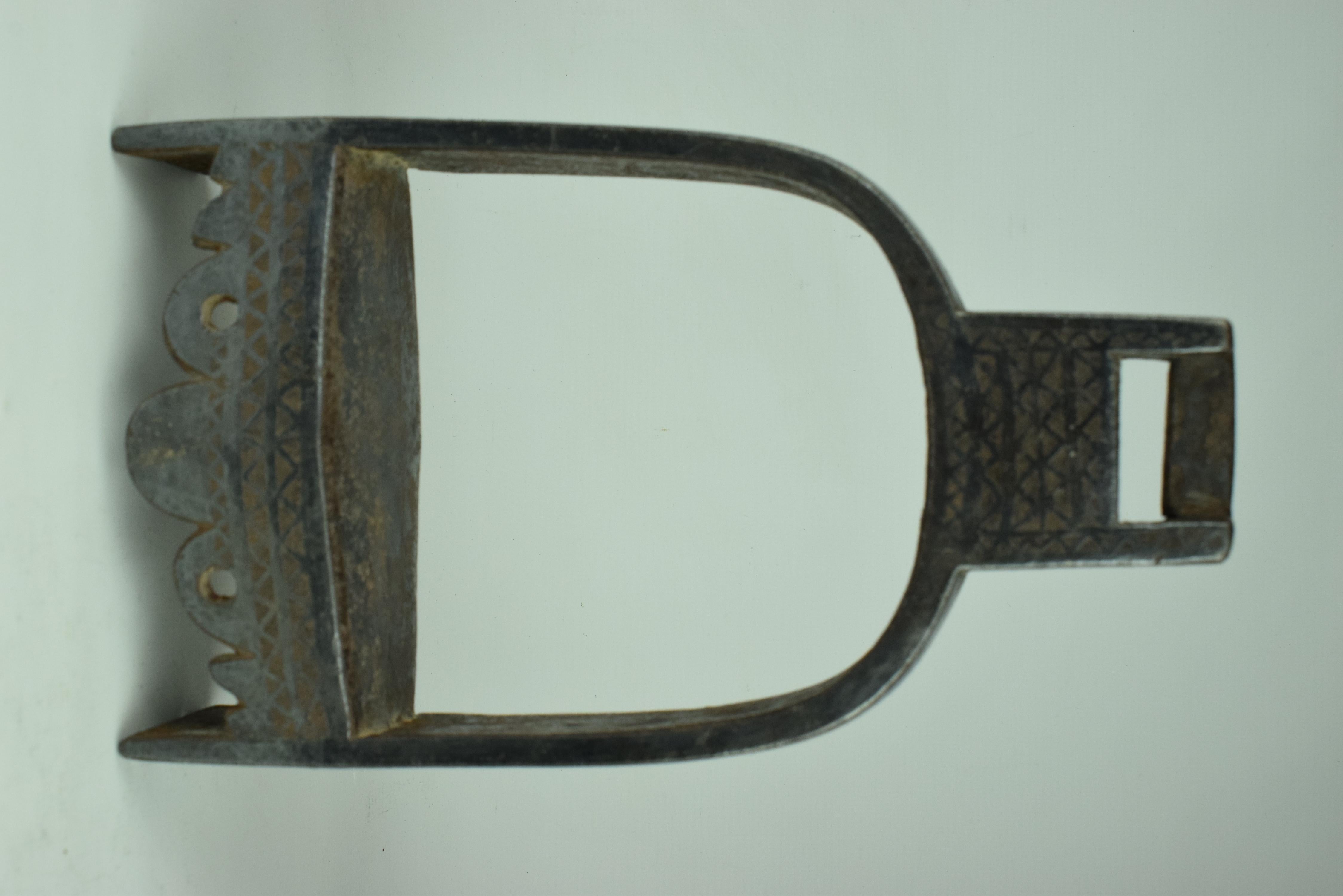 Pair of Metal Mughal Horse Stirrups with Silver Inlay, 19th Century For Sale 1