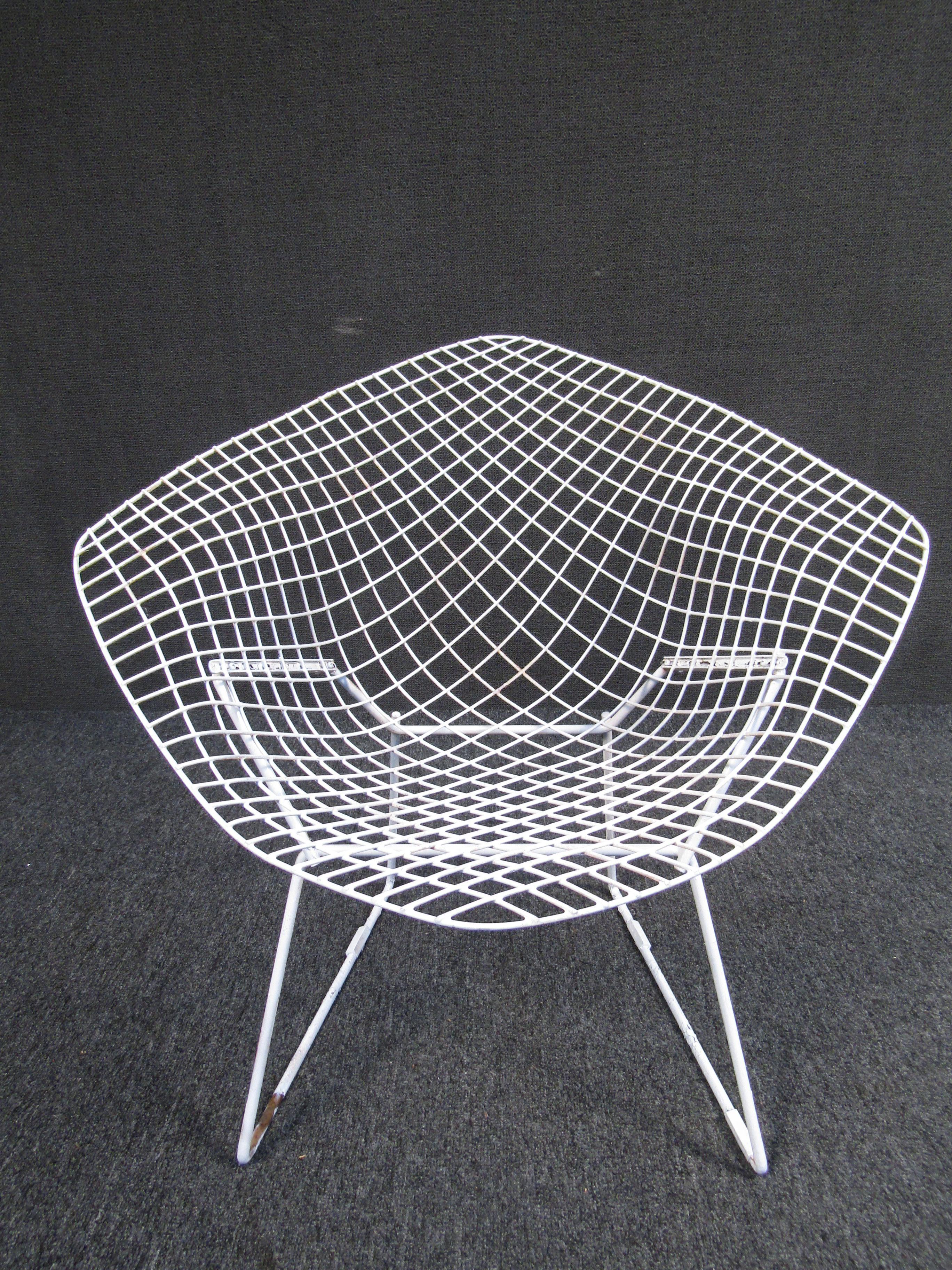 20ième siècle Paire de chaises de patio en métal dans le style de Bertoia en vente