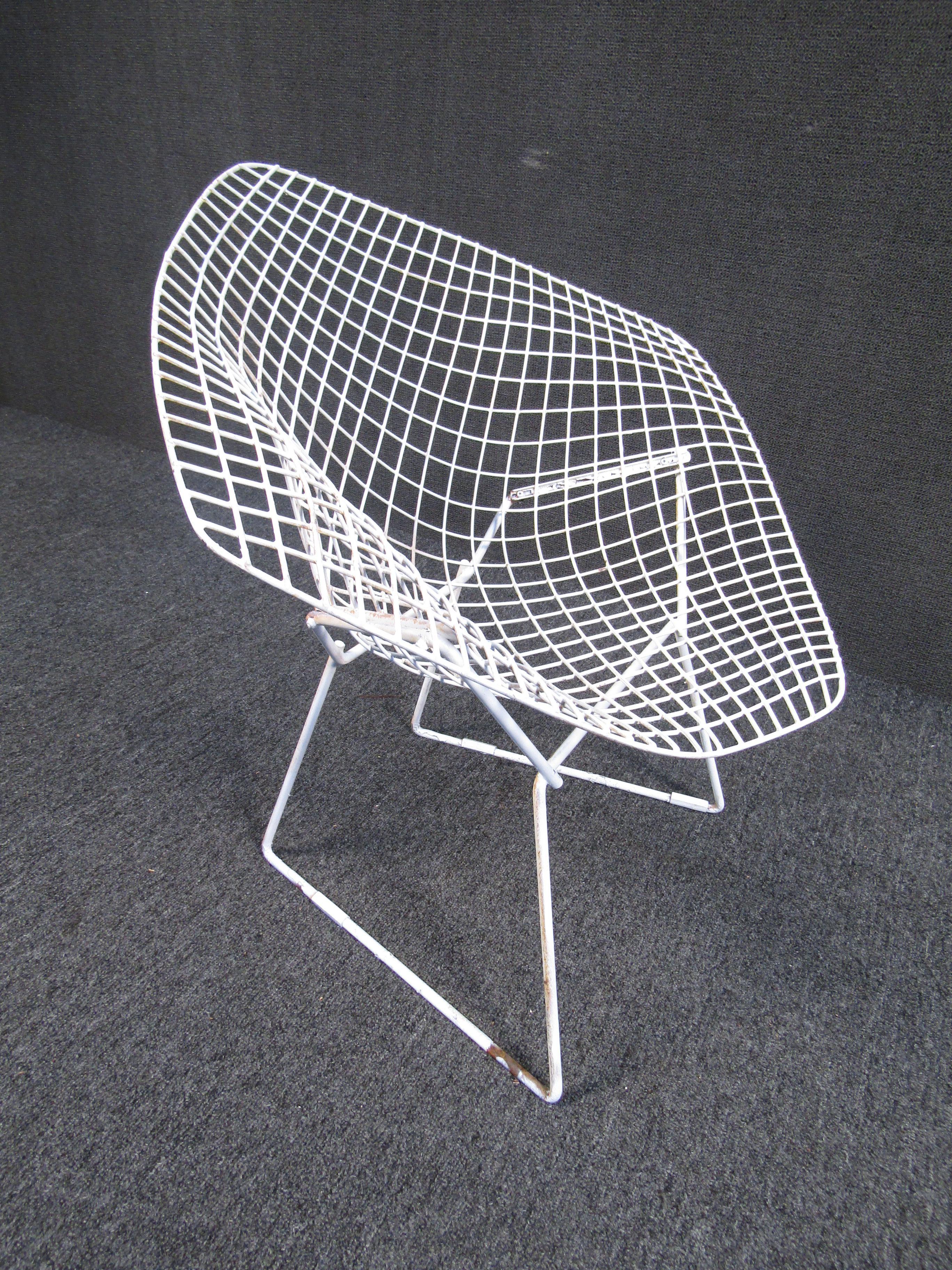 20th Century Pair of Metal Patio Chairs in the Style of Bertoia For Sale