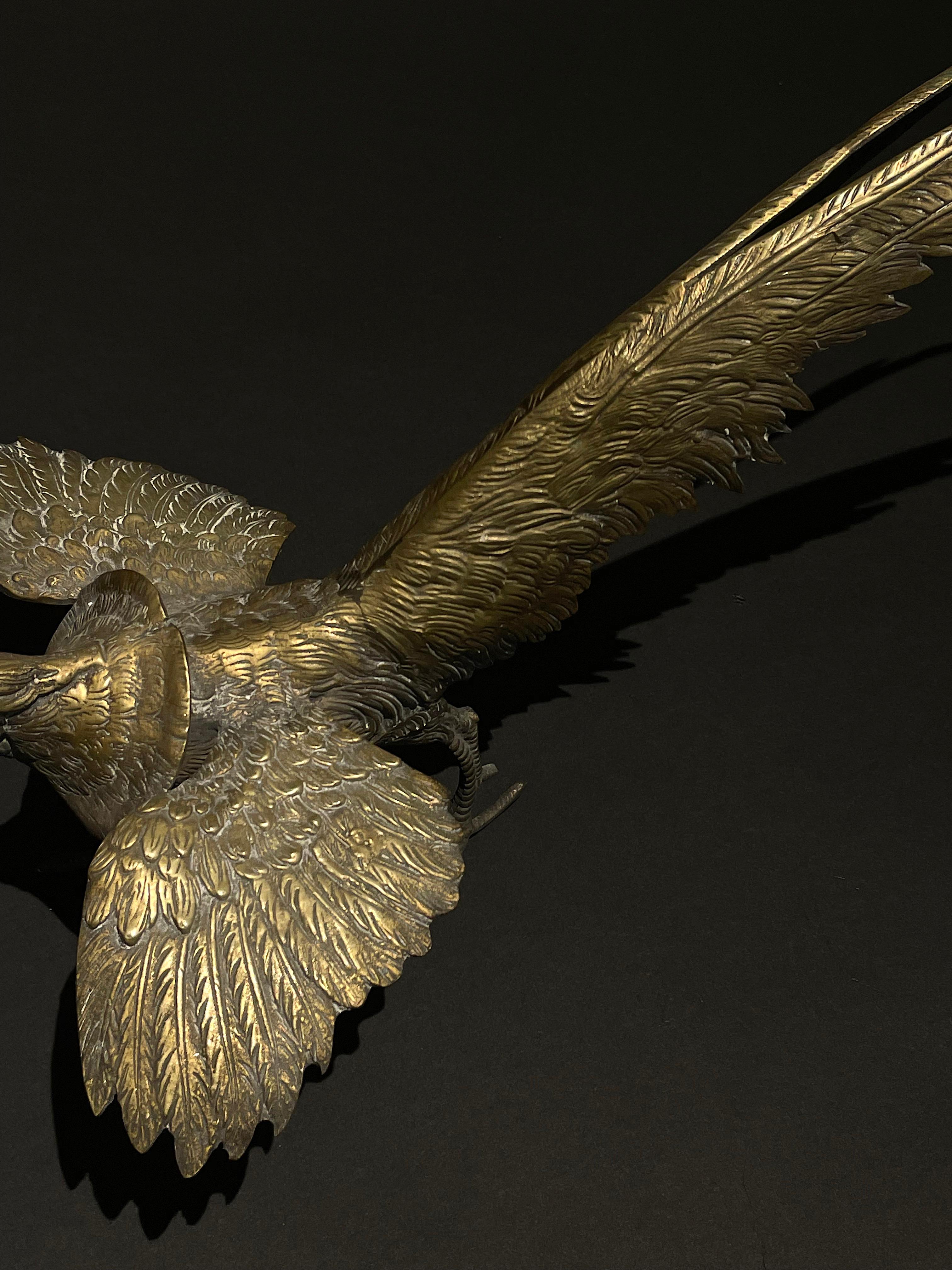 Ein Paar Metallskulpturen mit mythologischen Vögeln aus dem späten 19. Jahrhundert im Angebot 3
