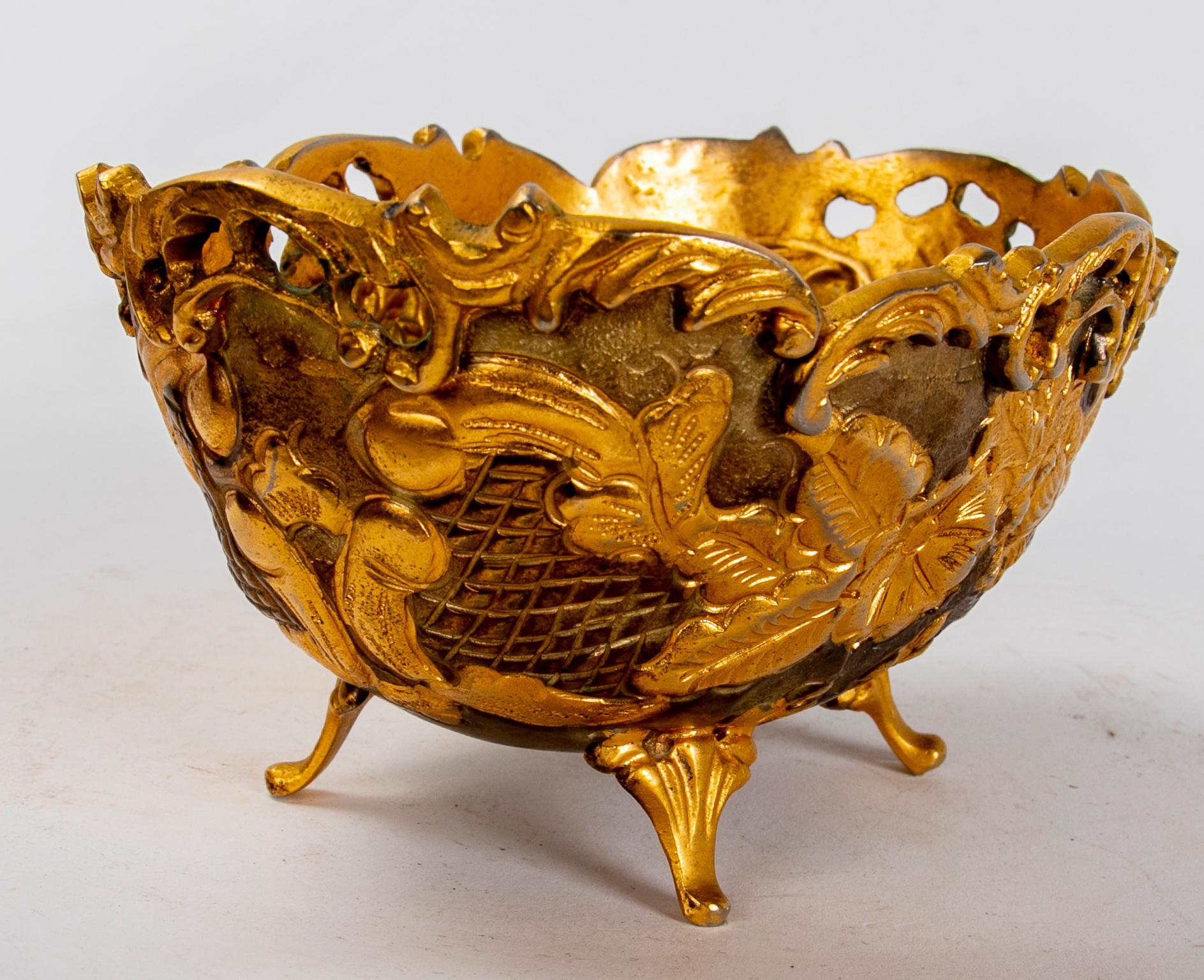 Spanish Pair of Metal Trays in Golden Colour with Flower Decoration For Sale