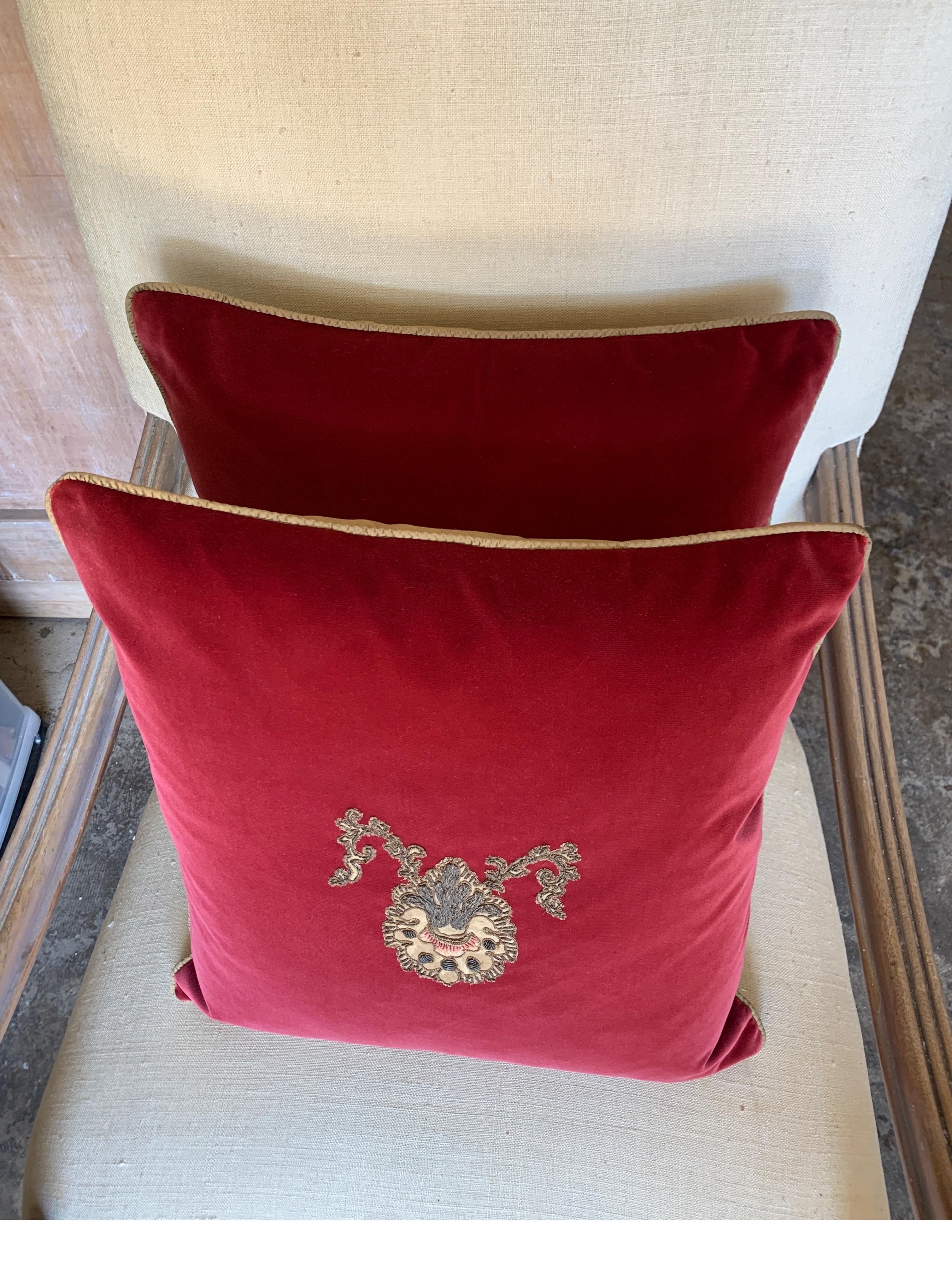 Pair of Metallic and Chenille Appliqué Pillows by Melissa Levinson In New Condition For Sale In Los Angeles, CA
