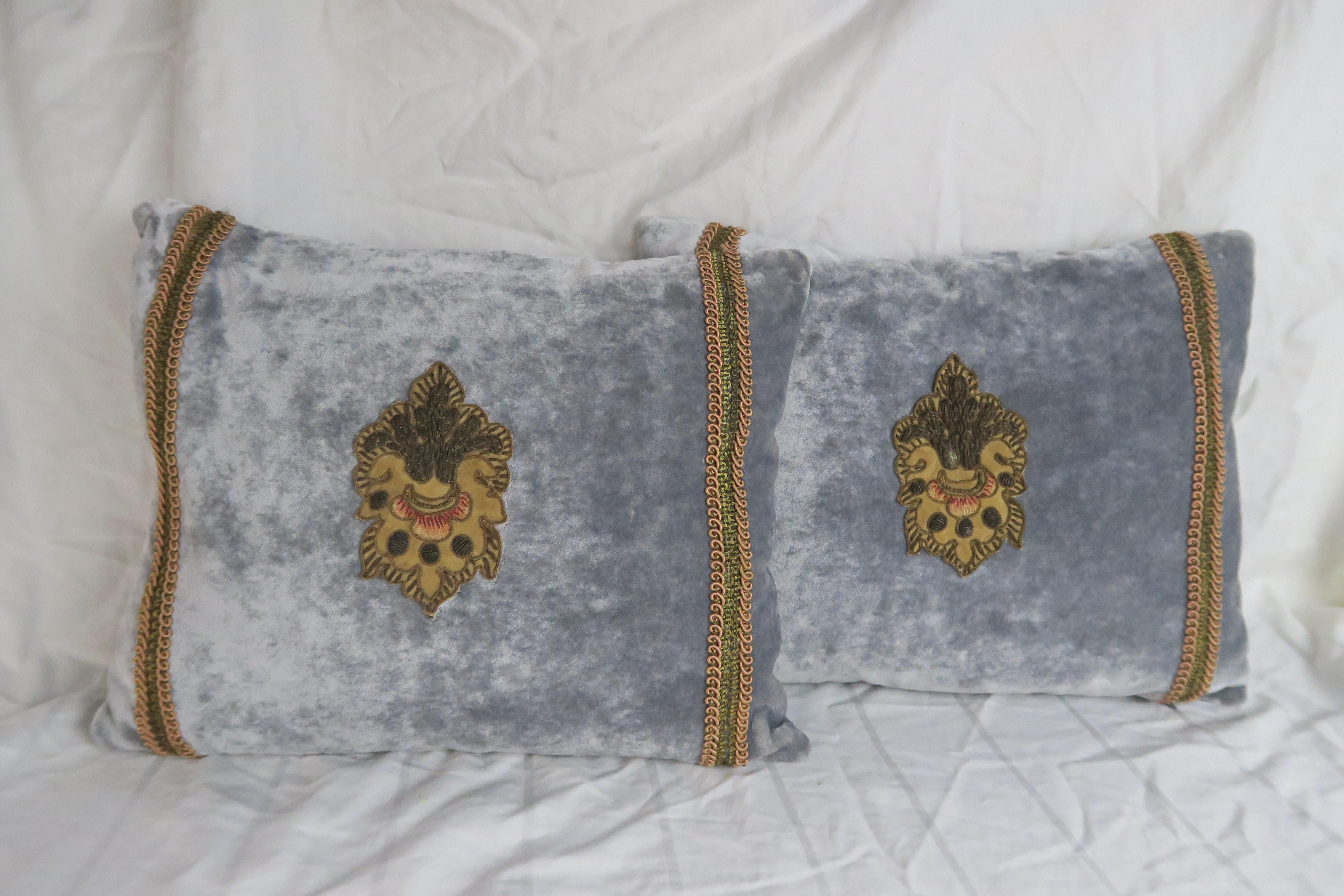 Rococo Pair of Metallic Fleur-de-Lys Velvet Pillows