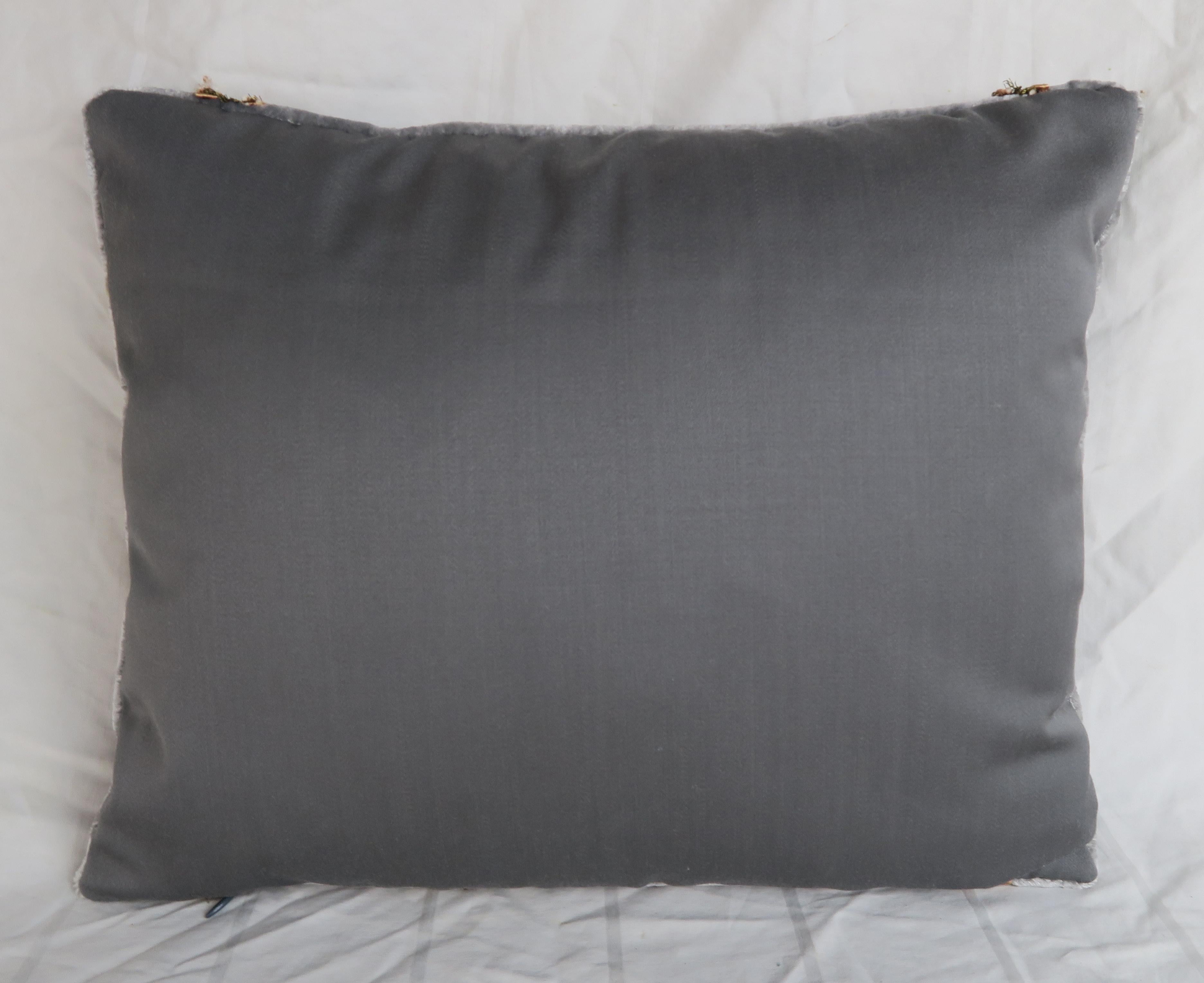 Pair of Metallic Fleur-de-Lys Velvet Pillows 3