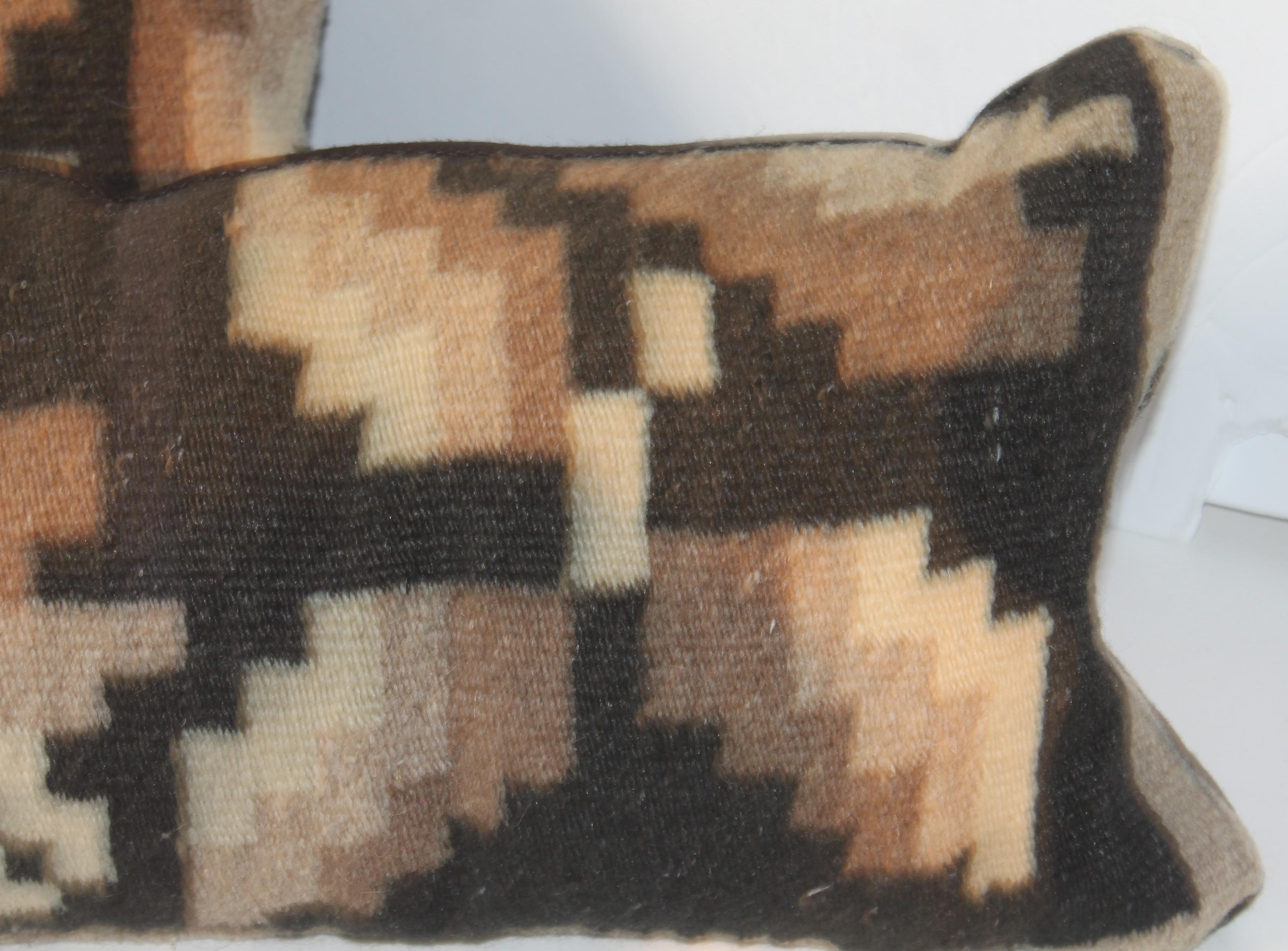 Pair of Mexican Indian Weaving Bolster Pillows In Good Condition For Sale In Los Angeles, CA