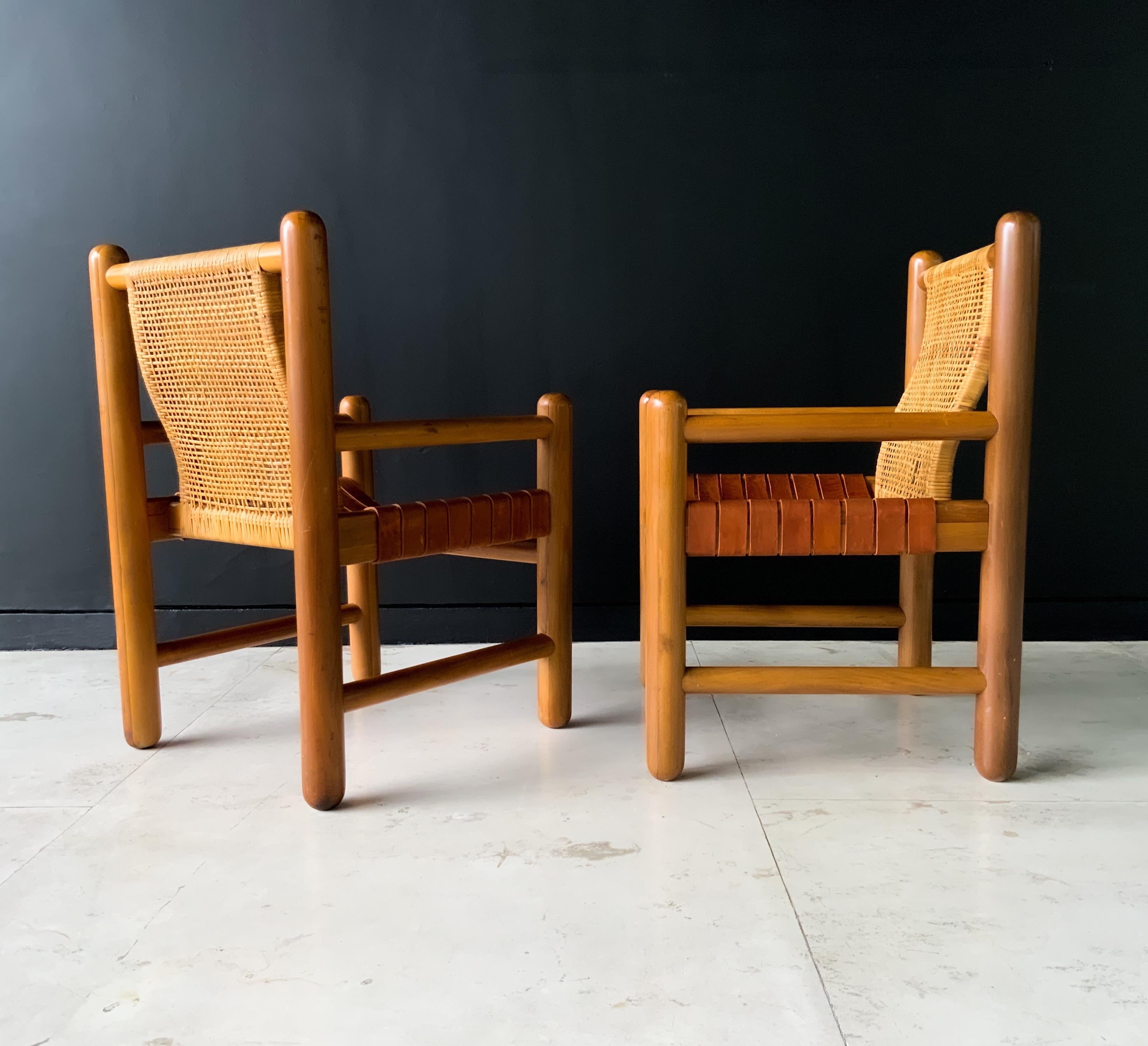 Pair of Mexican Modern Armchairs In Good Condition For Sale In Mexico City, CDMX