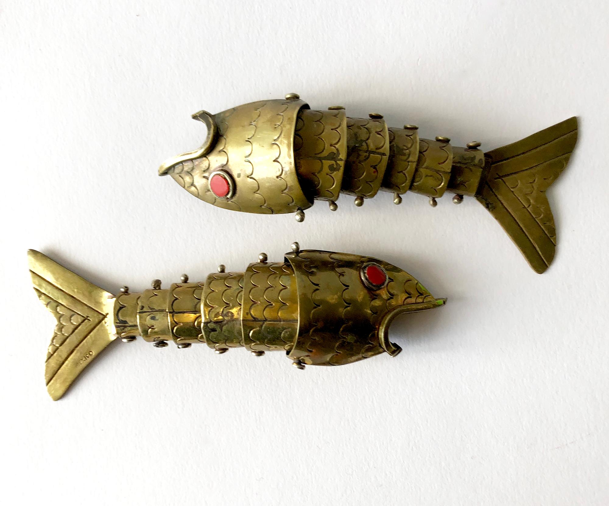 Mid-20th Century Pair of Mexican Modern Brass and Coral Articulated Fish Sculpture
