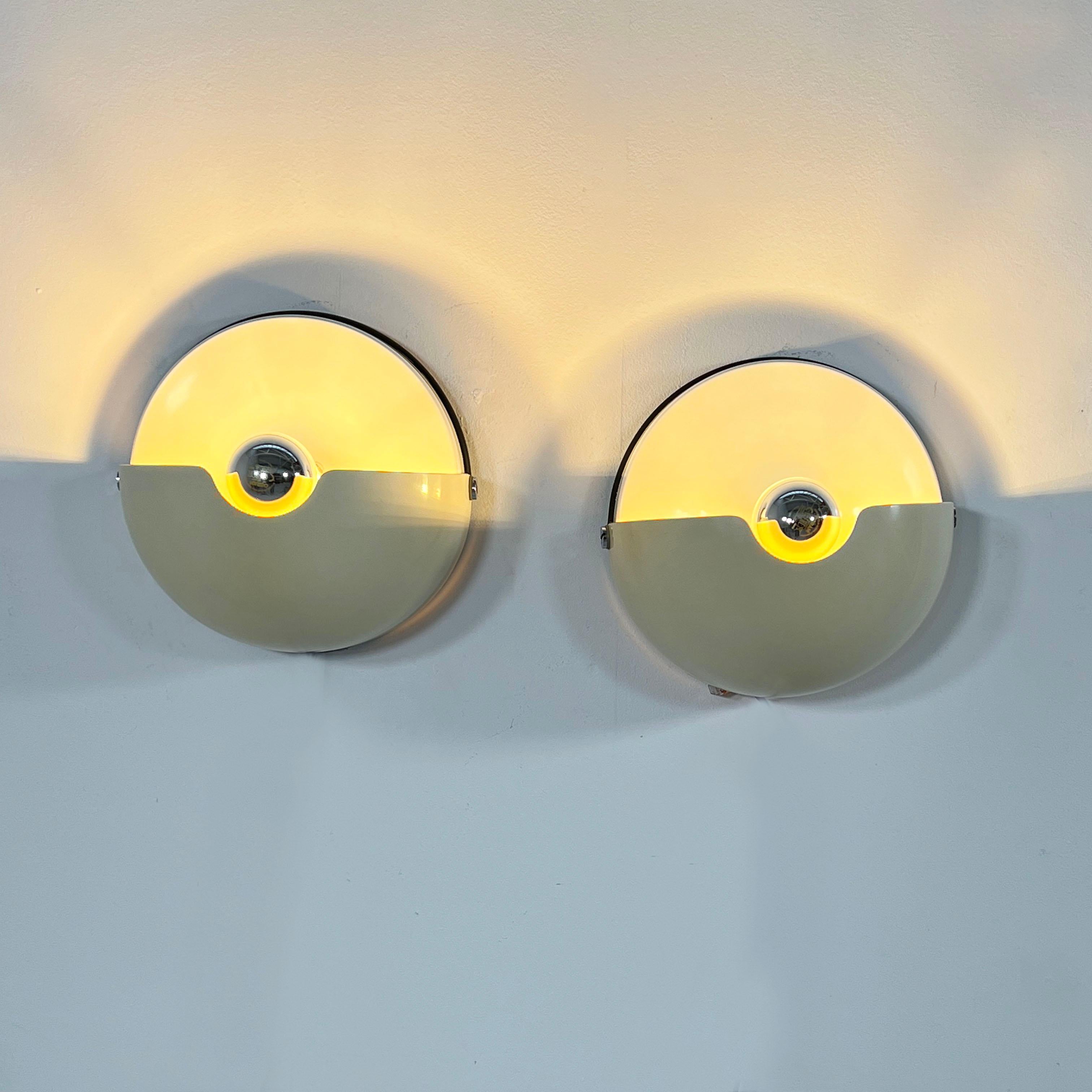 Pair of Mezzanotte Wall Lights from Guzzini, 1970s In Good Condition In Ixelles, Bruxelles