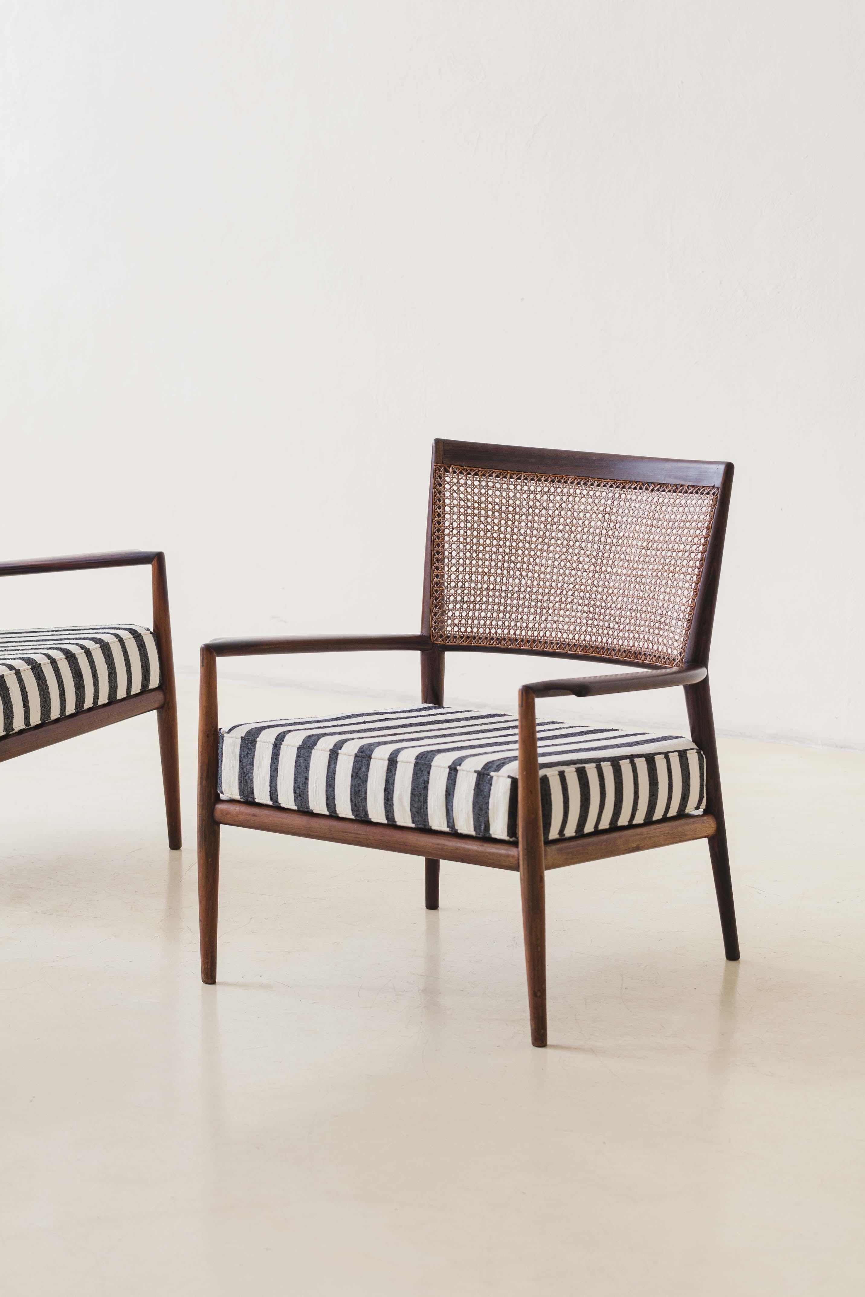 Paire de fauteuils MF5 de la société brésilienne Branco & Preto, milieu du siècle, 1953 en vente 4